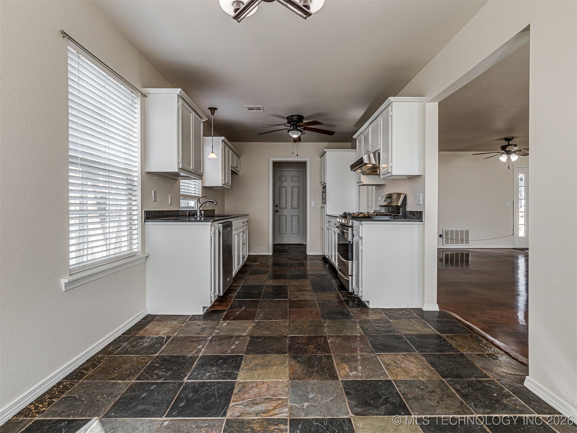 1817 W Inglewood Street Property Photo 10