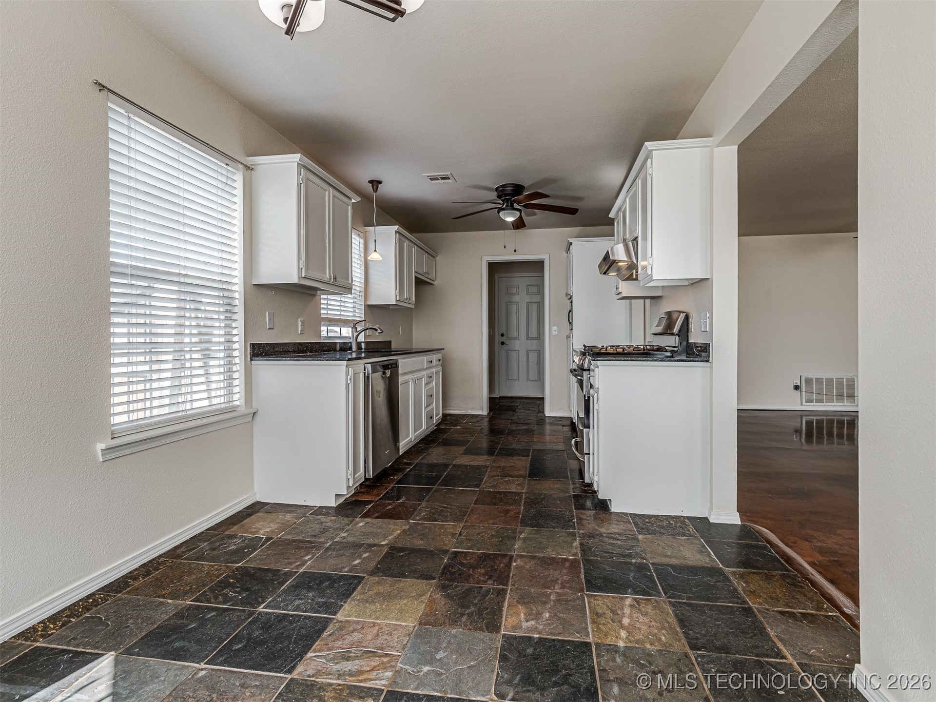 1817 W Inglewood Street Property Photo 11