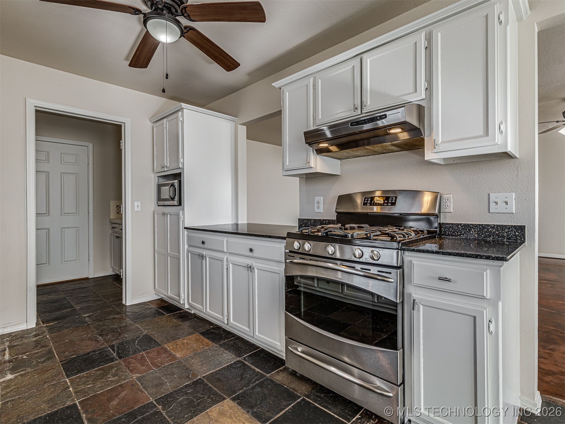 1817 W Inglewood Street Property Photo 13