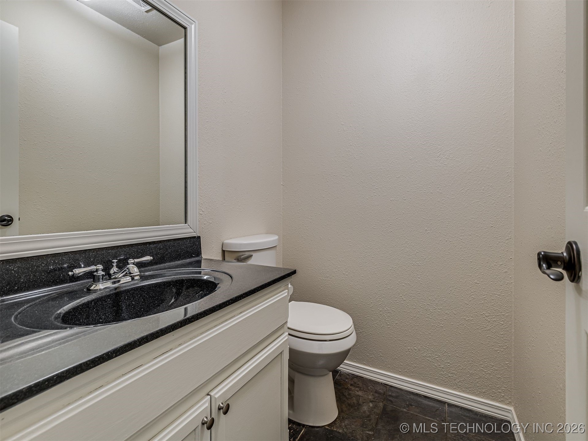 1817 W Inglewood Street Property Photo 18