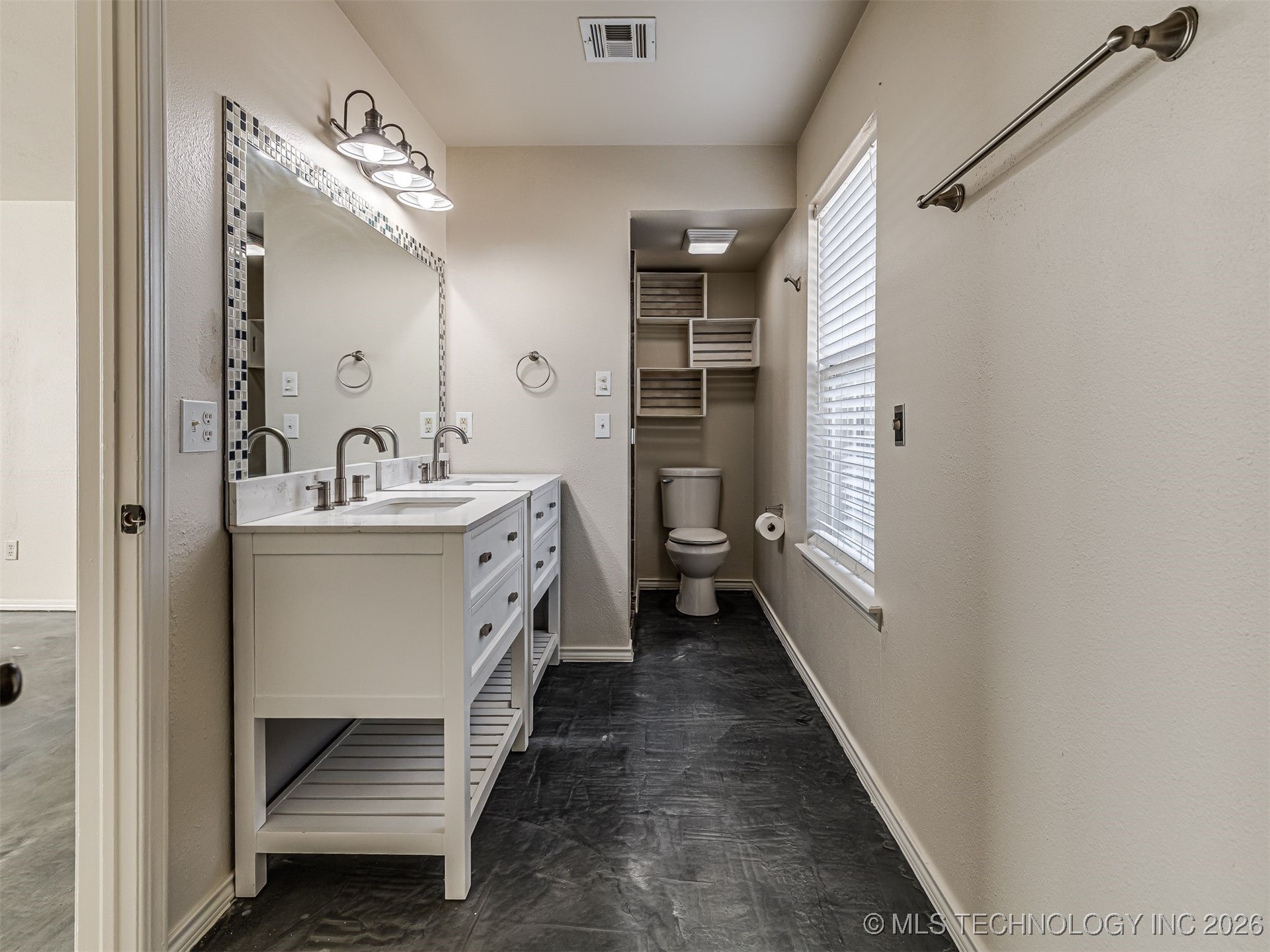 1817 W Inglewood Street Property Photo 23