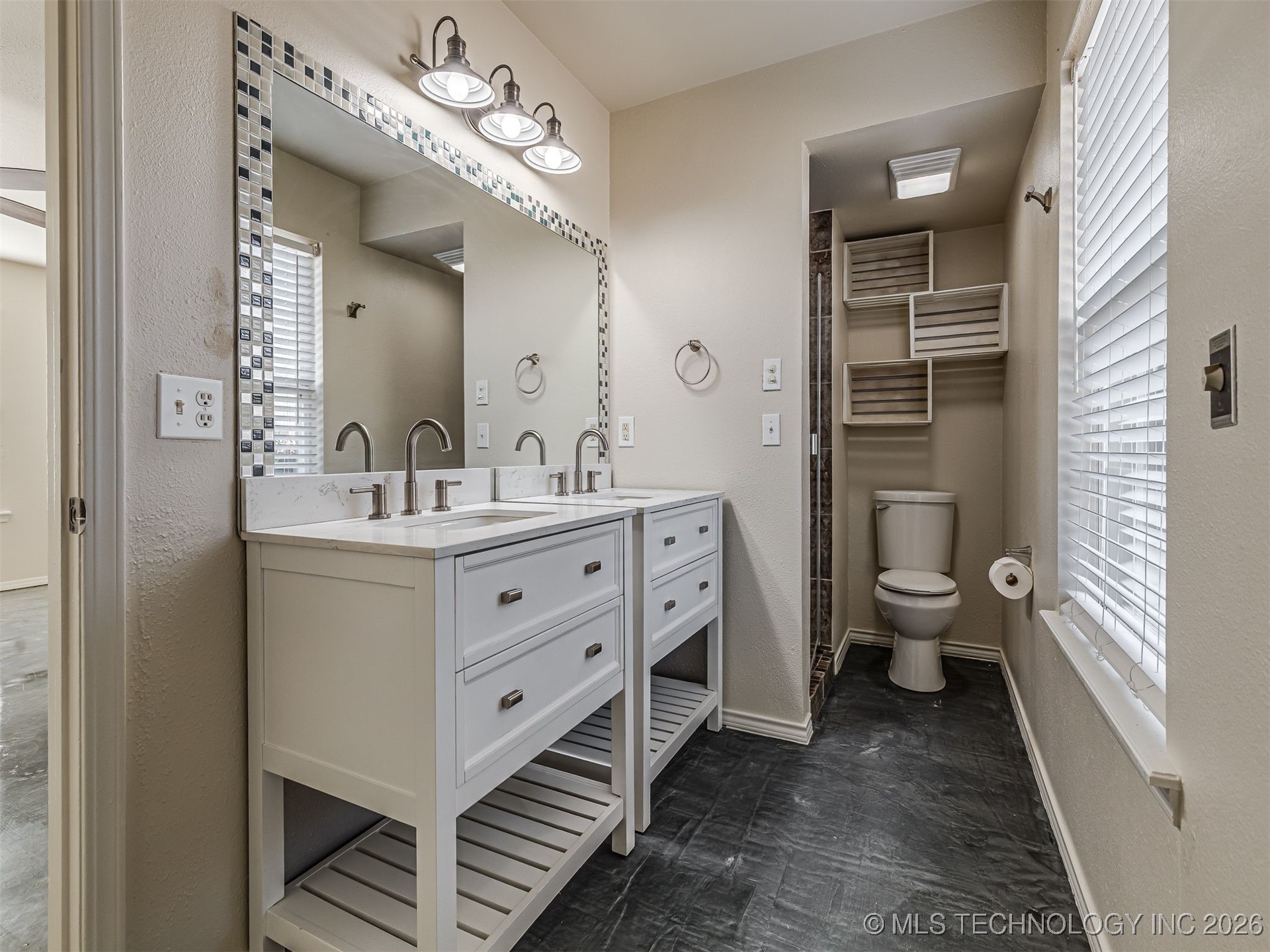 1817 W Inglewood Street Property Photo 24