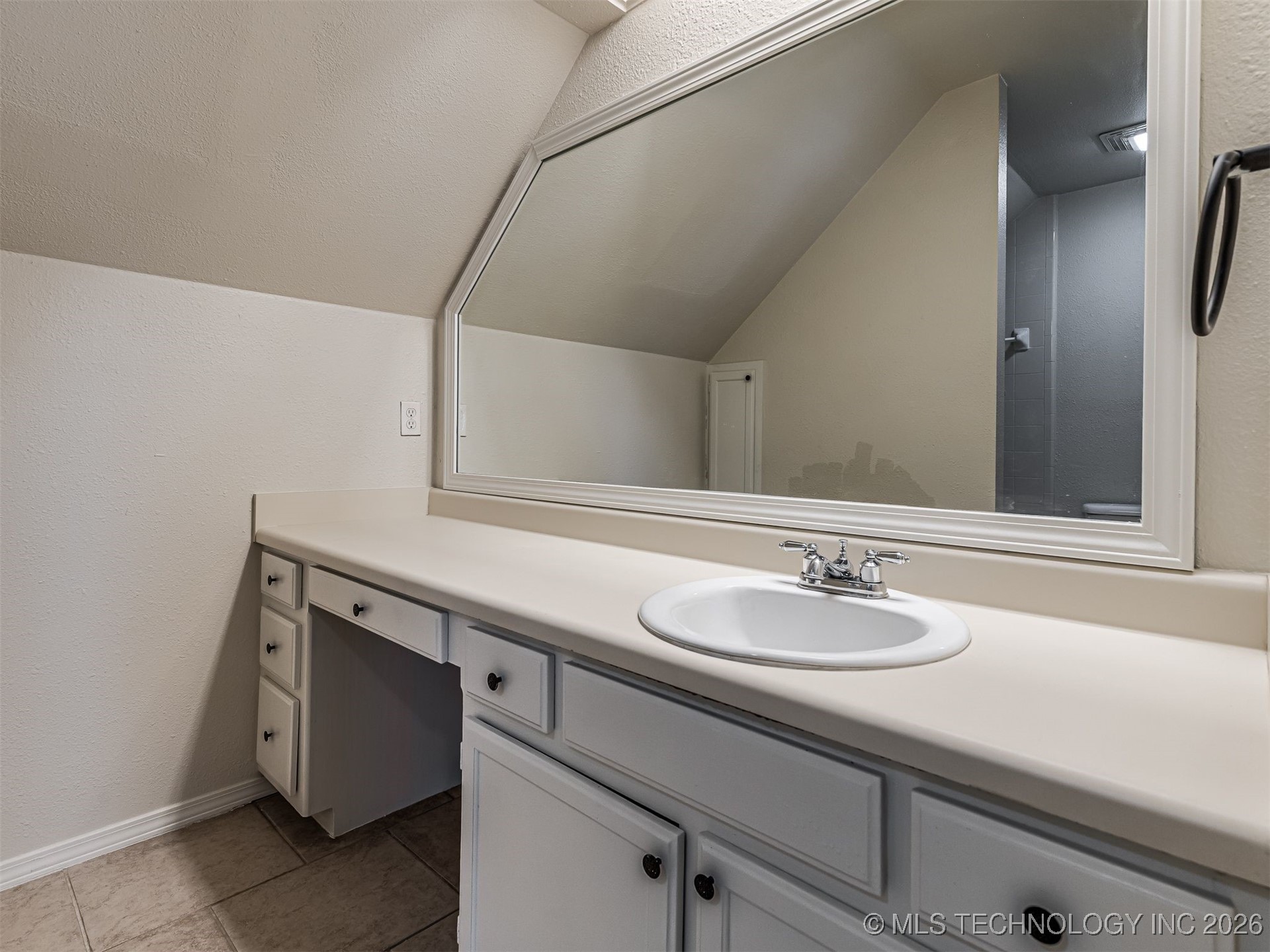 1817 W Inglewood Street Property Photo 34