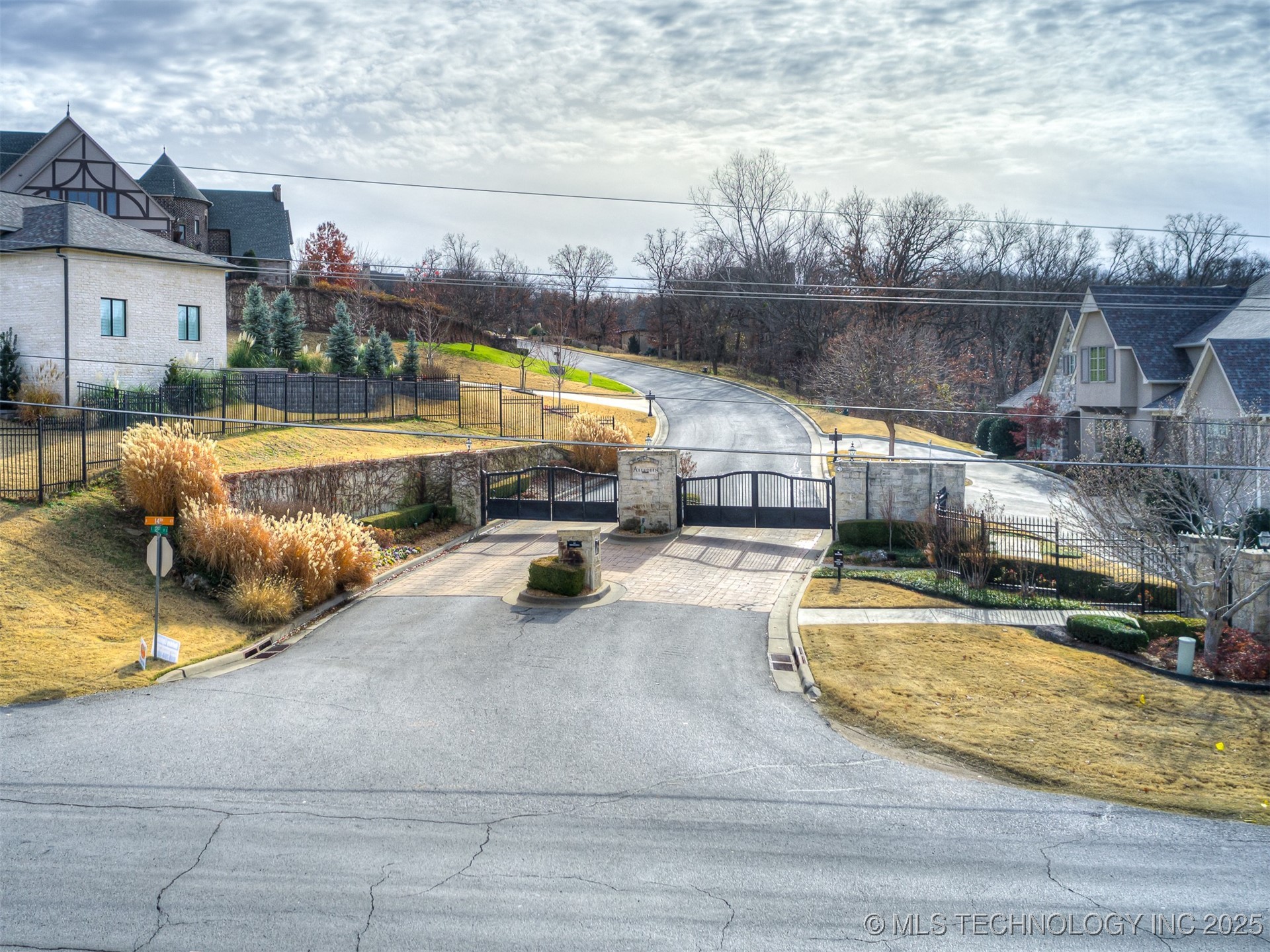 12212 S 14th Court Property Photo 9