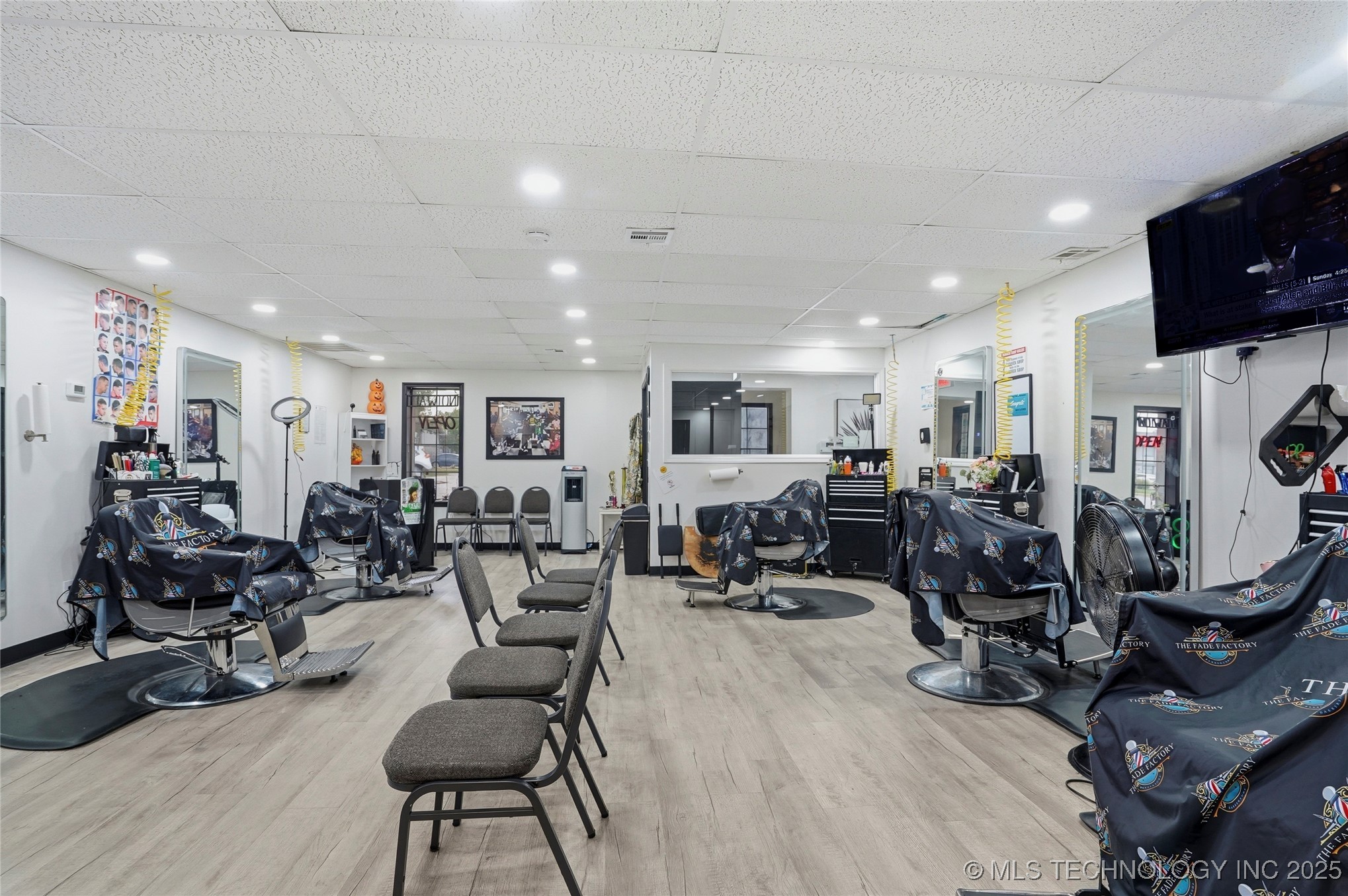 3227 S Lakewood Avenue Property Photo 7