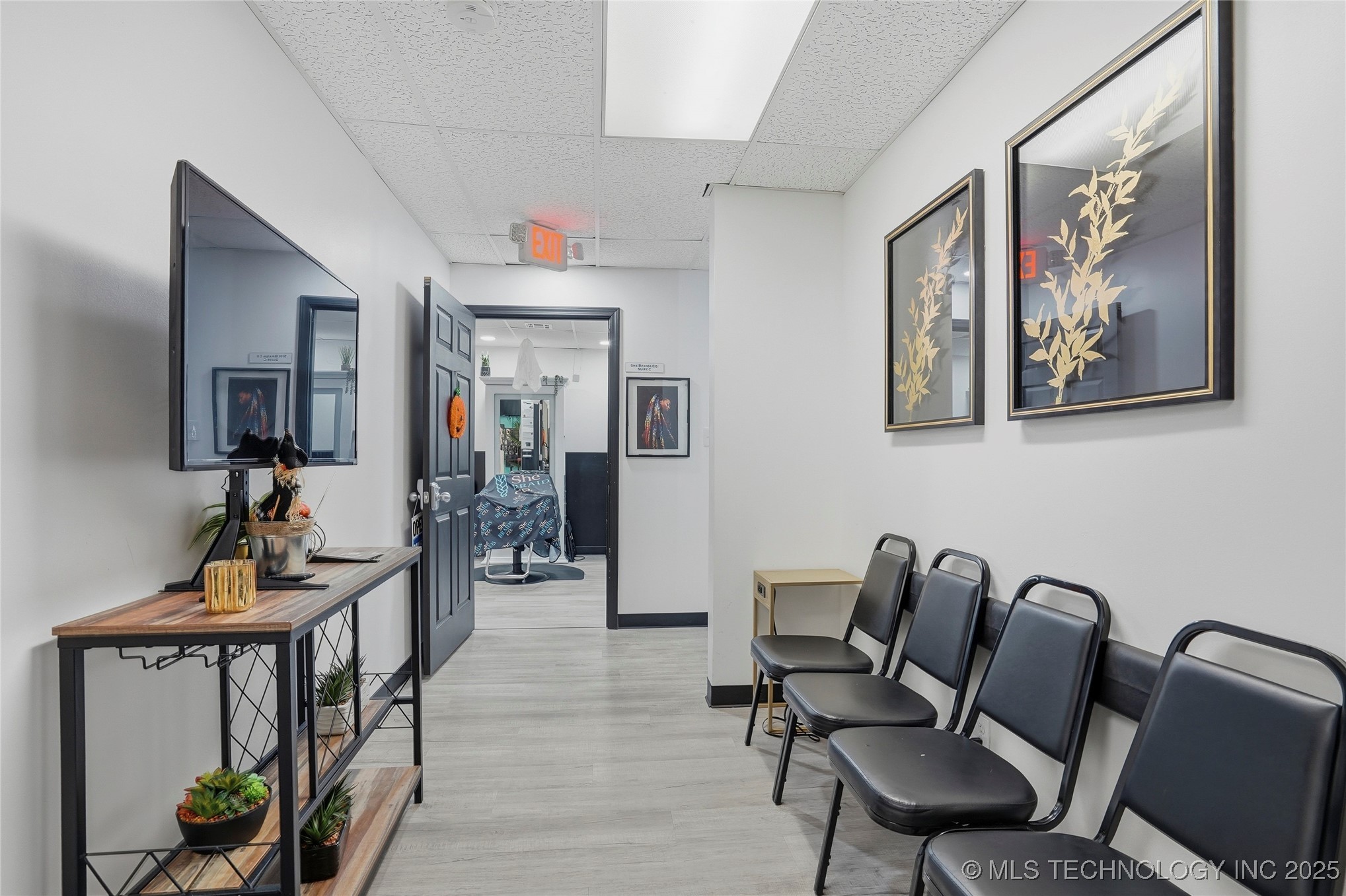 3227 S Lakewood Avenue Property Photo 10