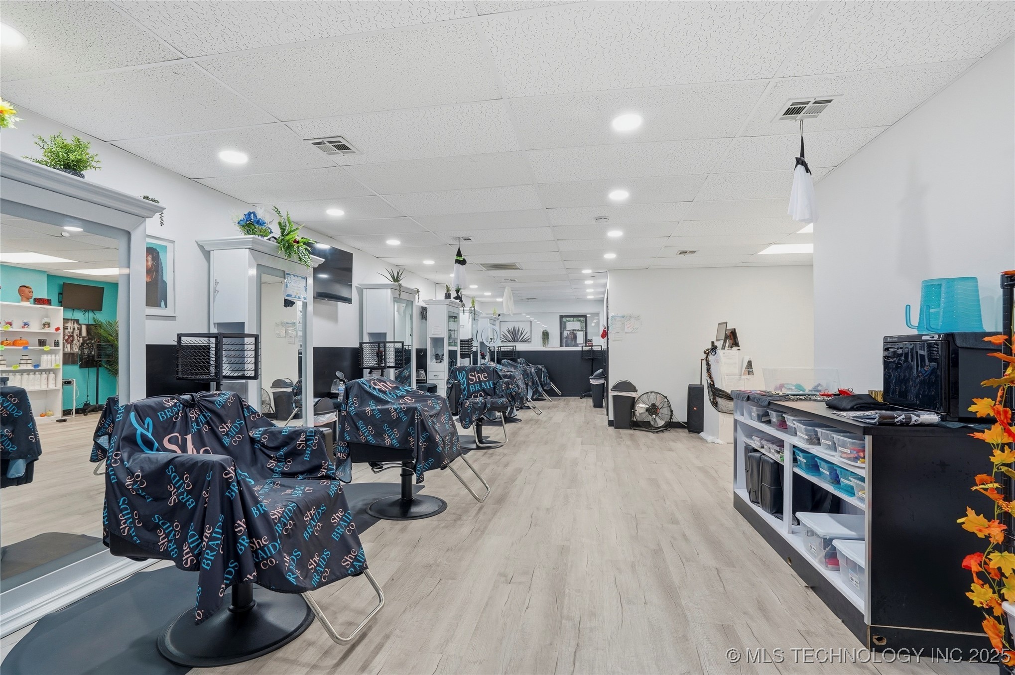 3227 S Lakewood Avenue Property Photo 11