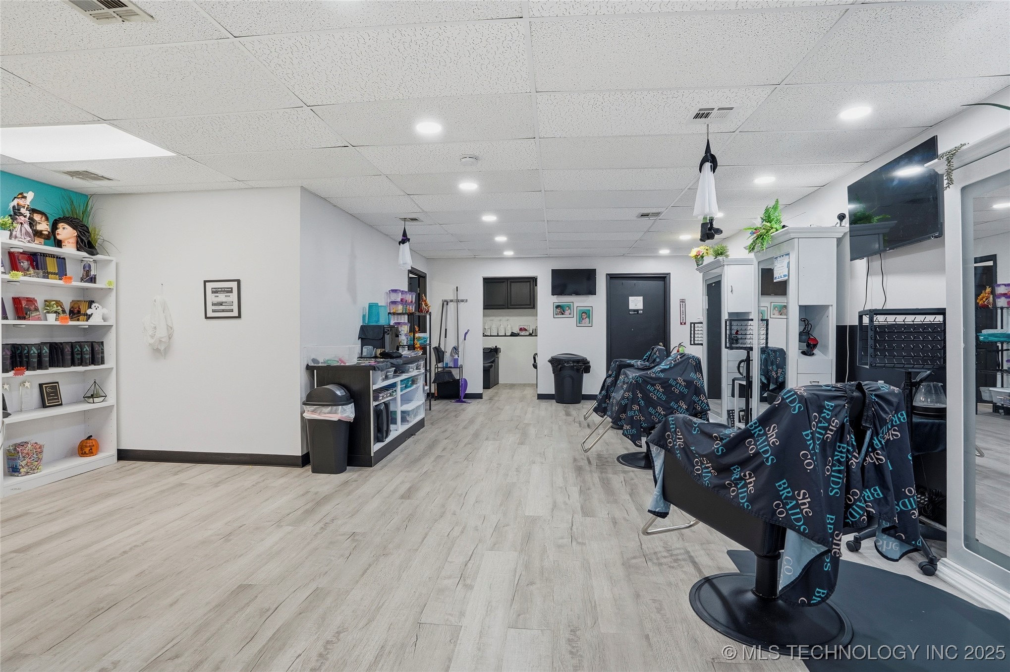 3227 S Lakewood Avenue Property Photo 12