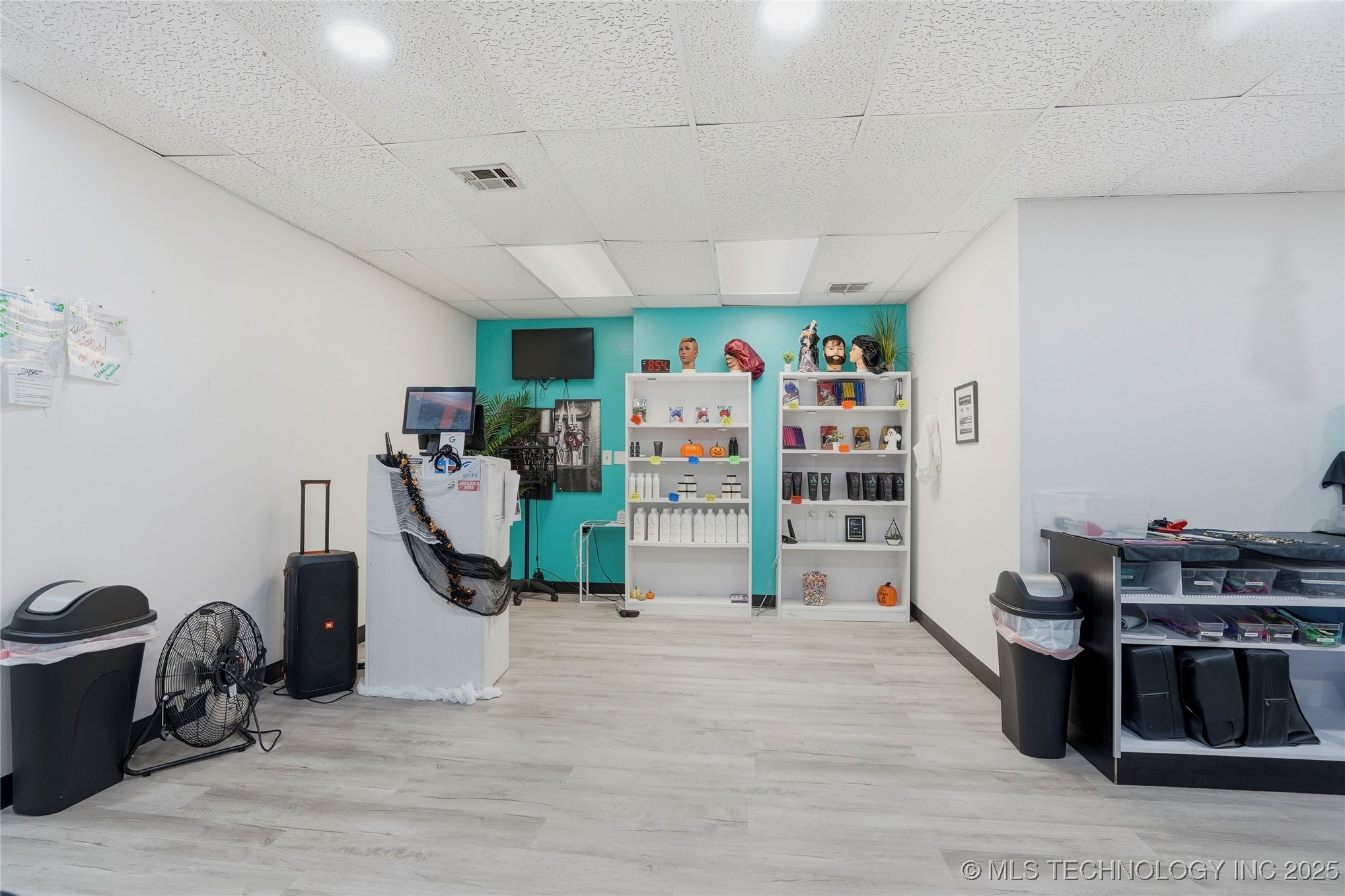 3227 S Lakewood Avenue Property Photo 13