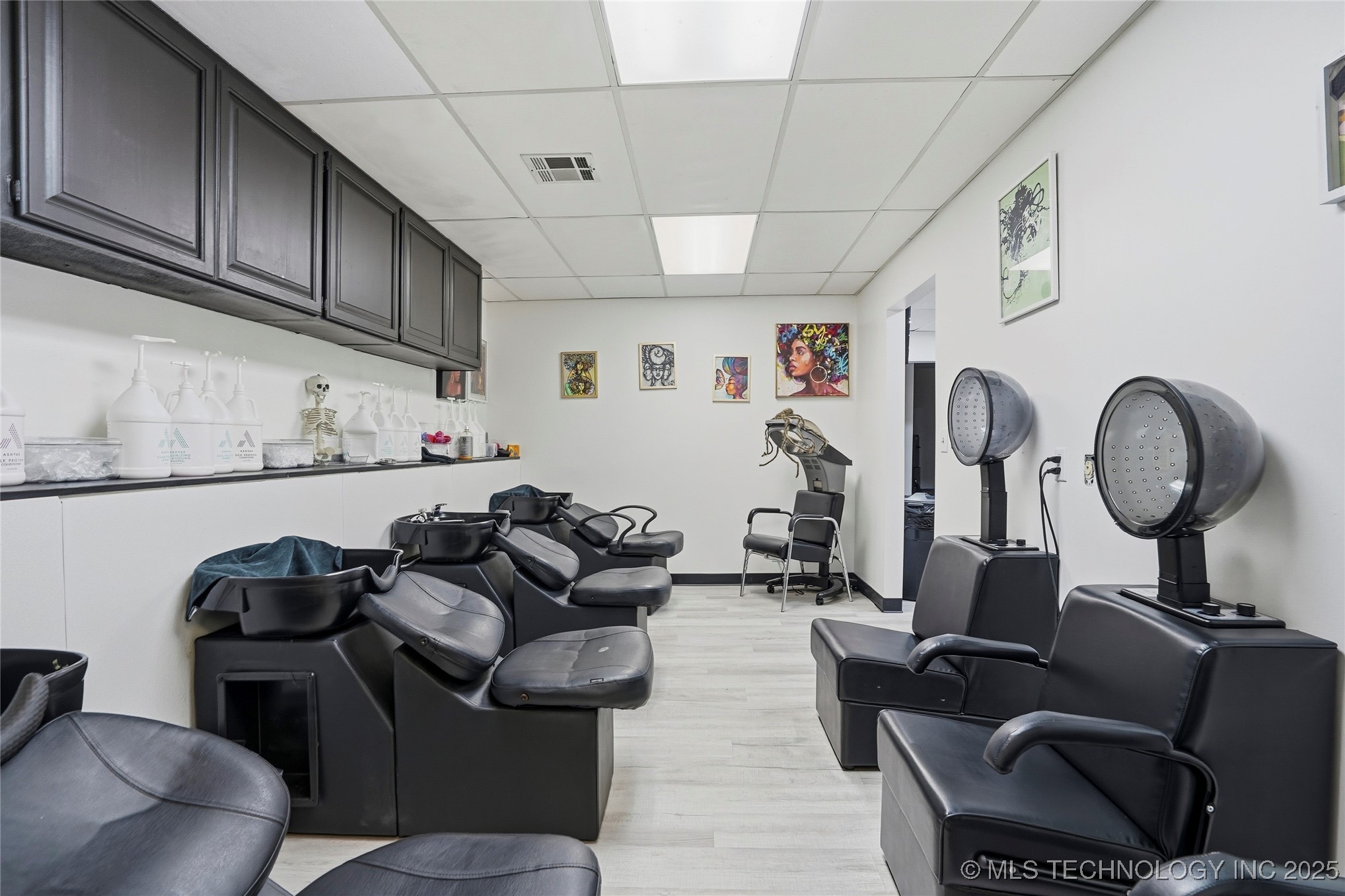 3227 S Lakewood Avenue Property Photo 14