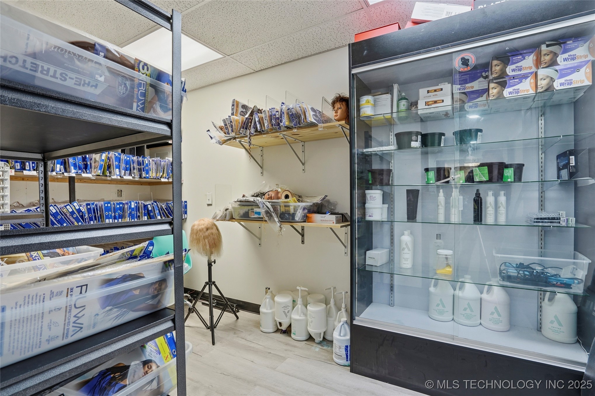 3227 S Lakewood Avenue Property Photo 15