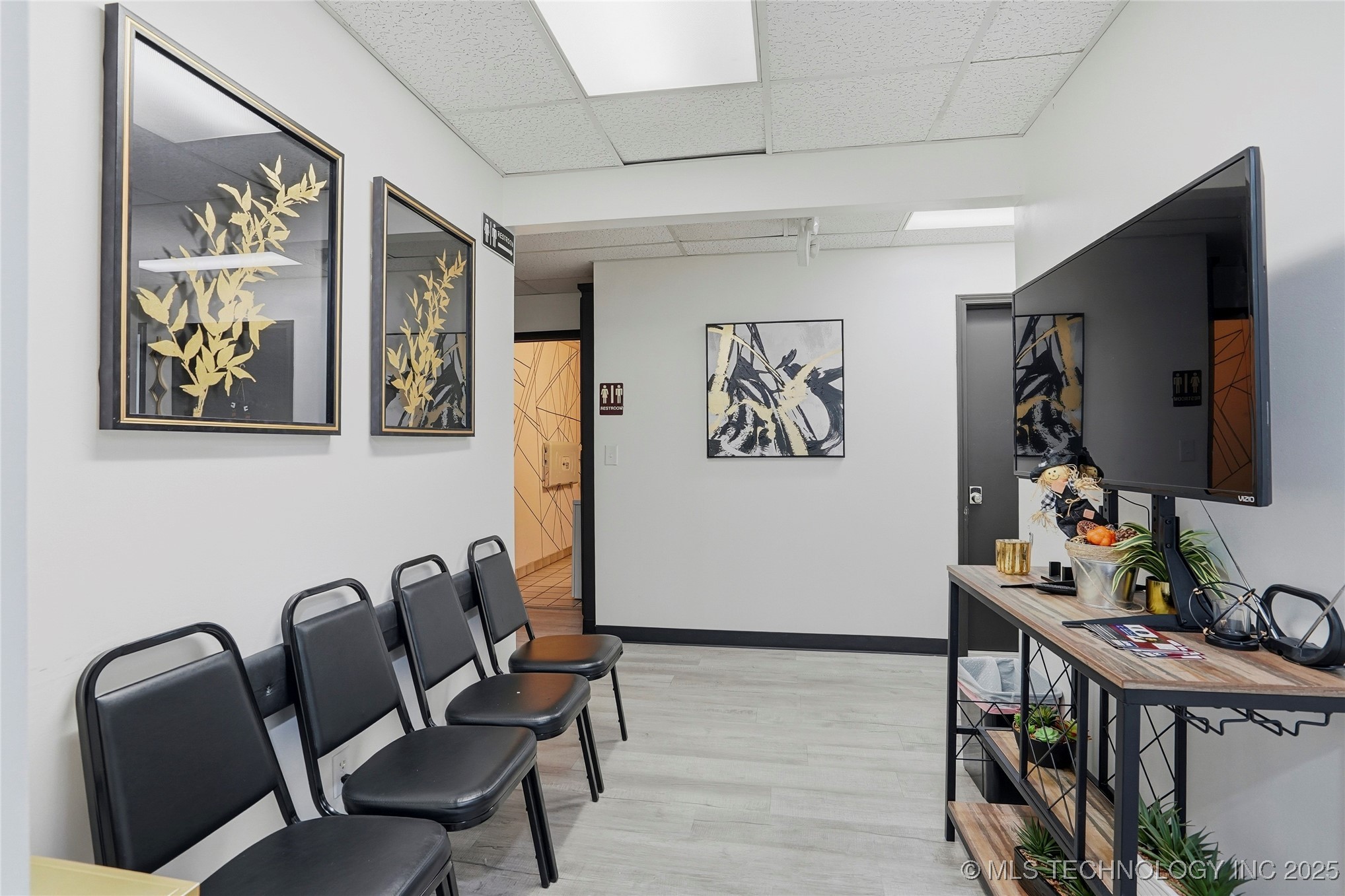 3227 S Lakewood Avenue Property Photo 16