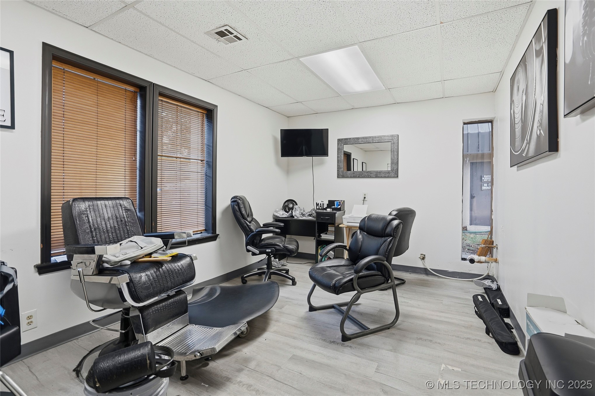 3227 S Lakewood Avenue Property Photo 17