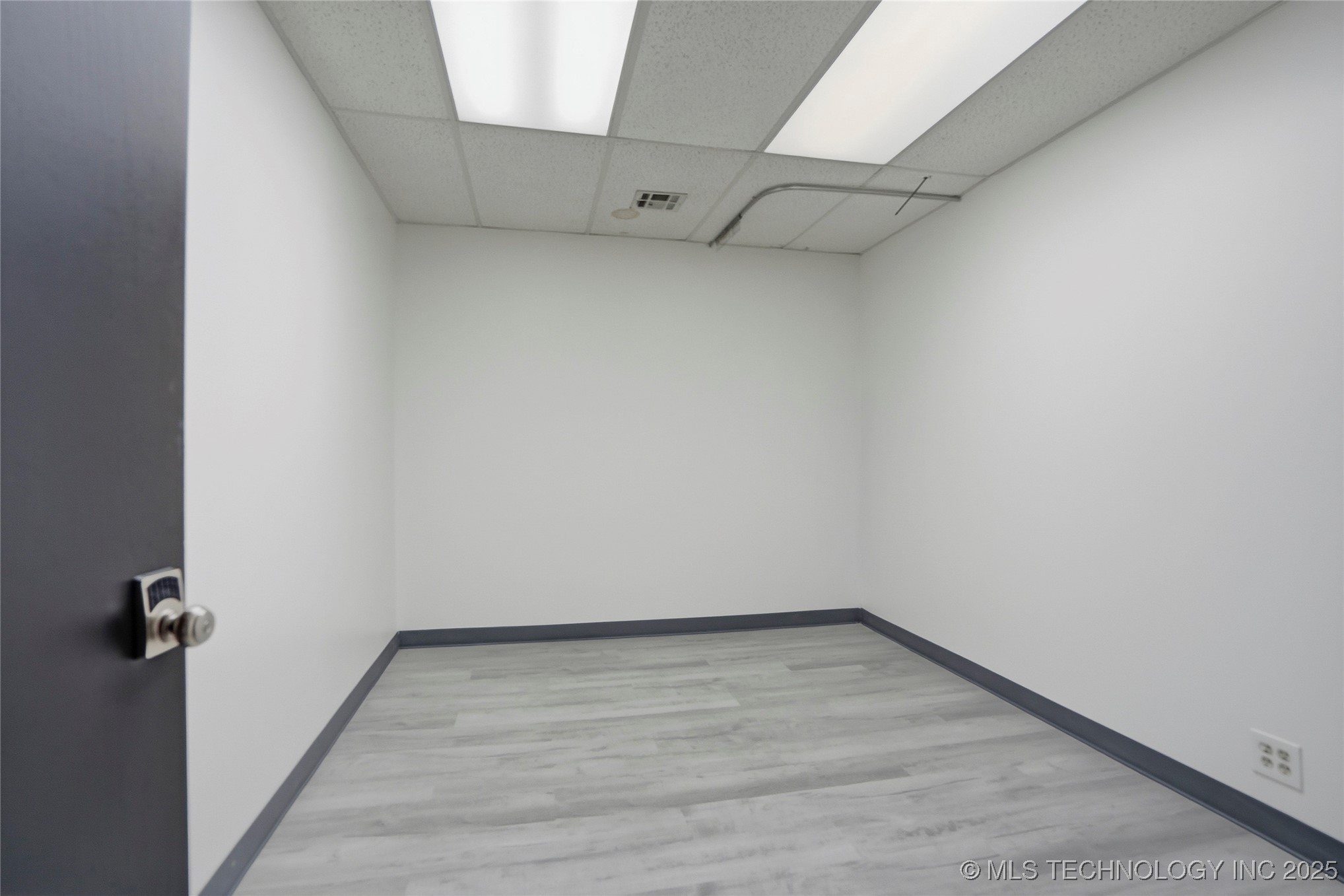 3227 S Lakewood Avenue Property Photo 22