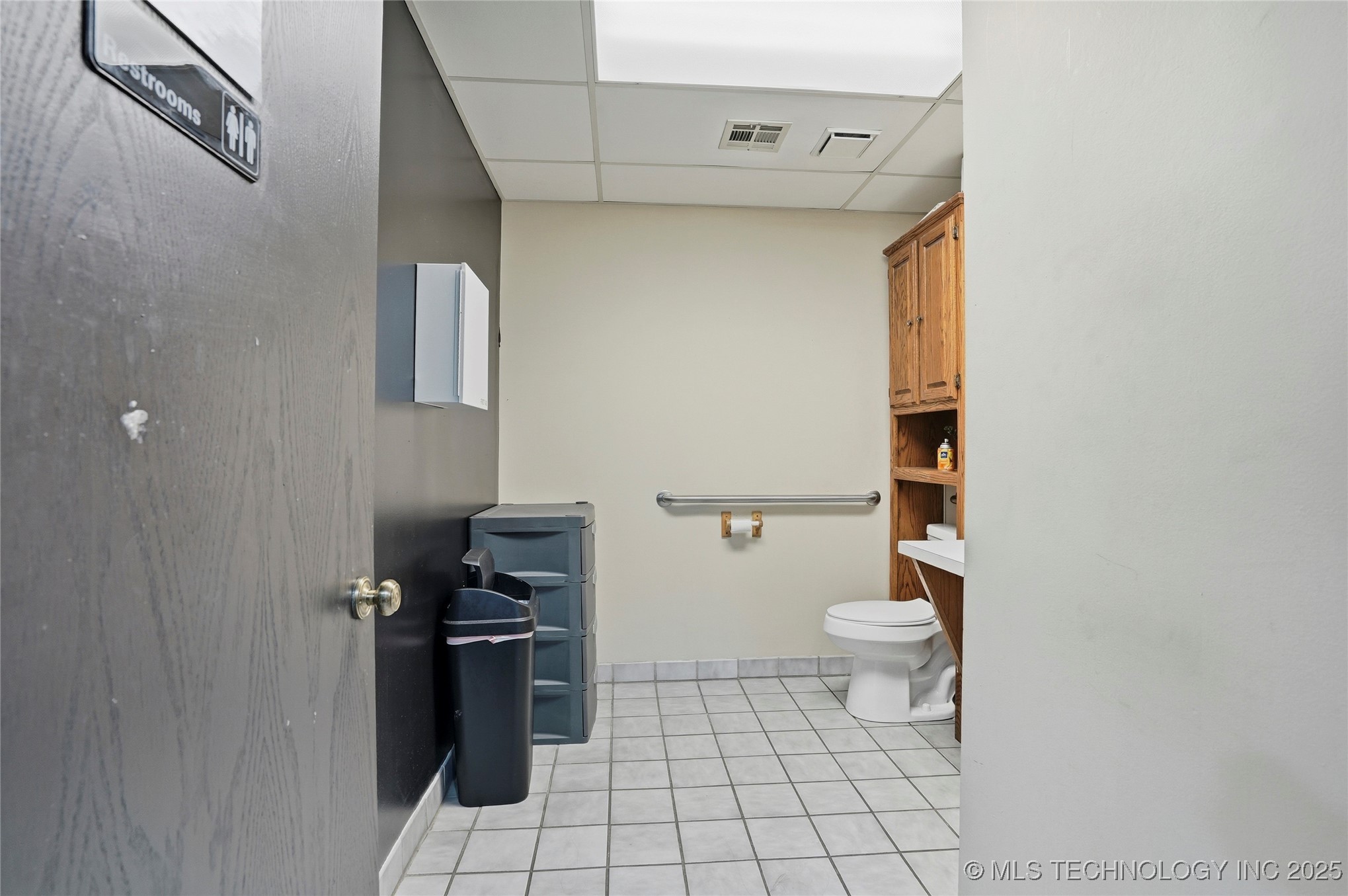 3227 S Lakewood Avenue Property Photo 23