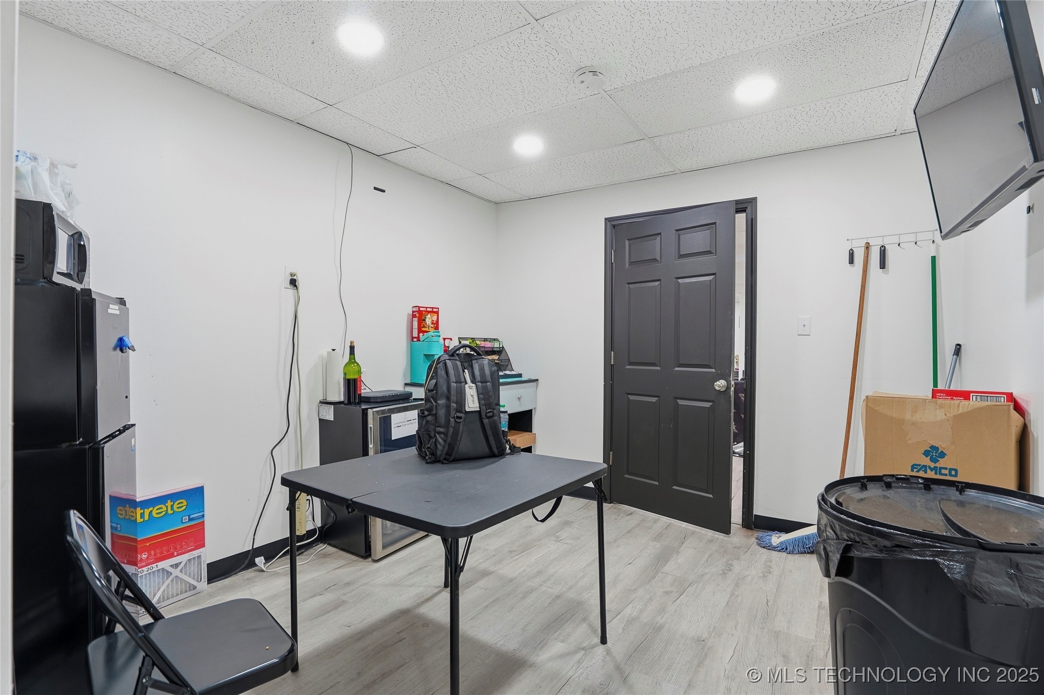 3227 S Lakewood Avenue Property Photo 24