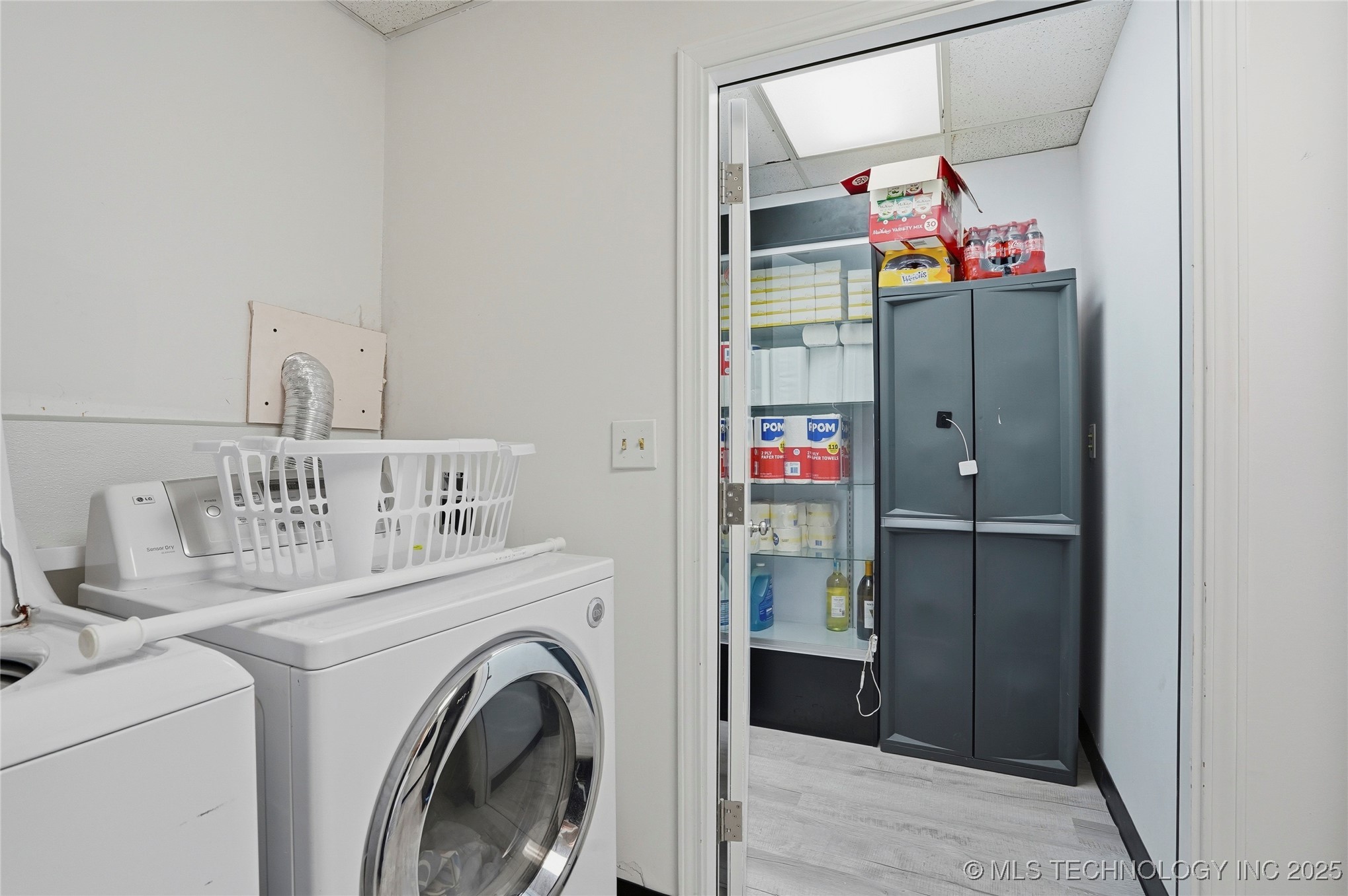 3227 S Lakewood Avenue Property Photo 25