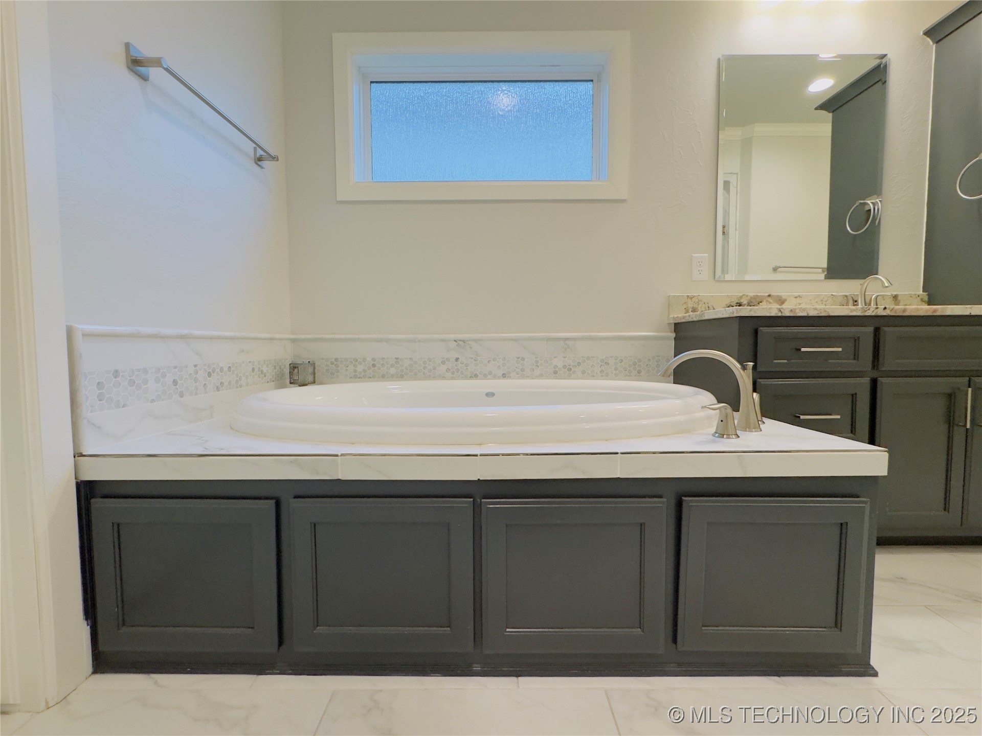 12419 S 102nd East Avenue Property Photo 21