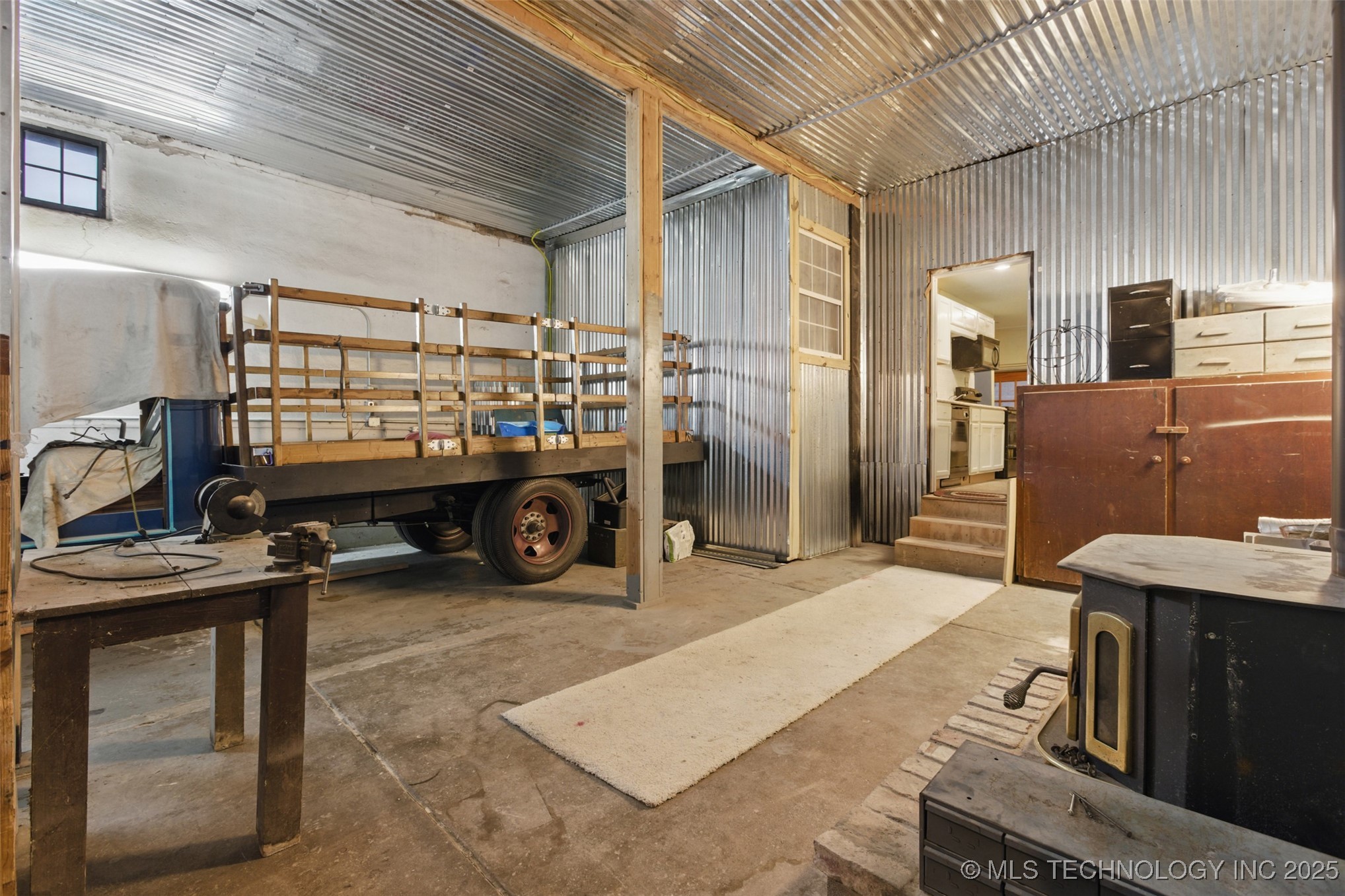 111 E Broadway Avenue Property Photo 9