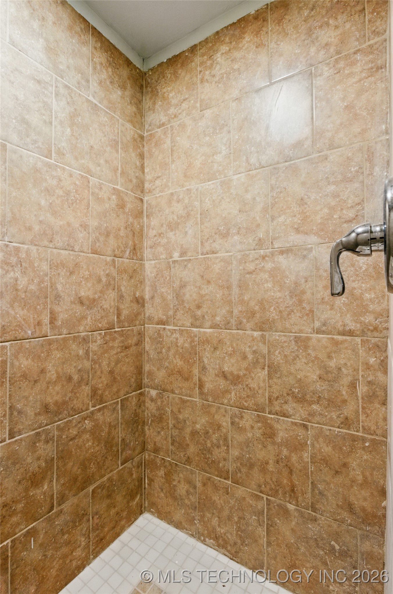 111 E Broadway Avenue Property Photo 17