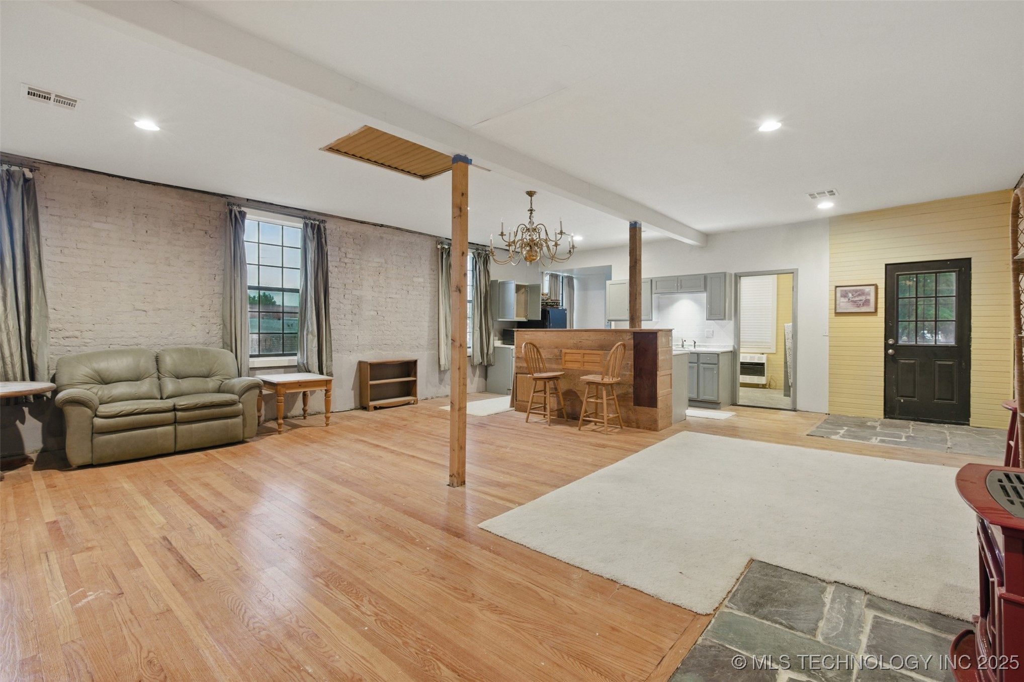 111 E Broadway Avenue Property Photo 19