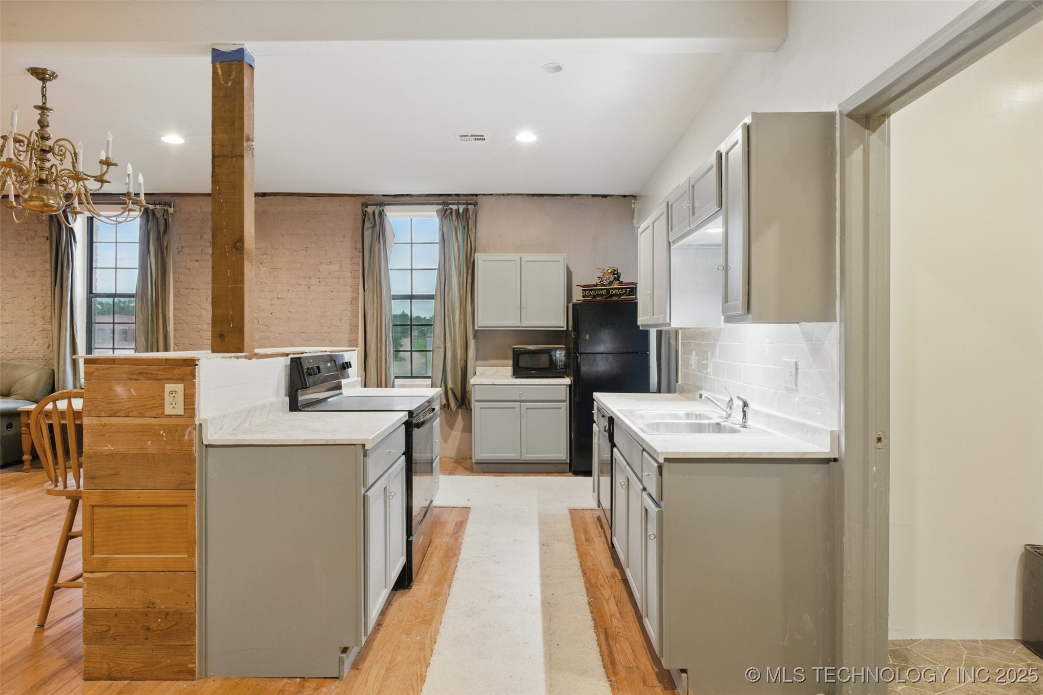 111 E Broadway Avenue Property Photo 25