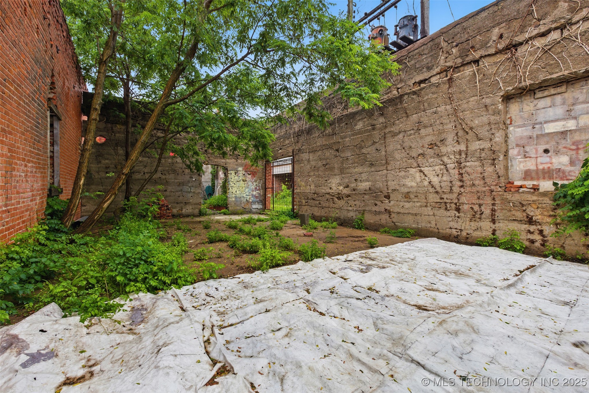 111 E Broadway Avenue Property Photo 35