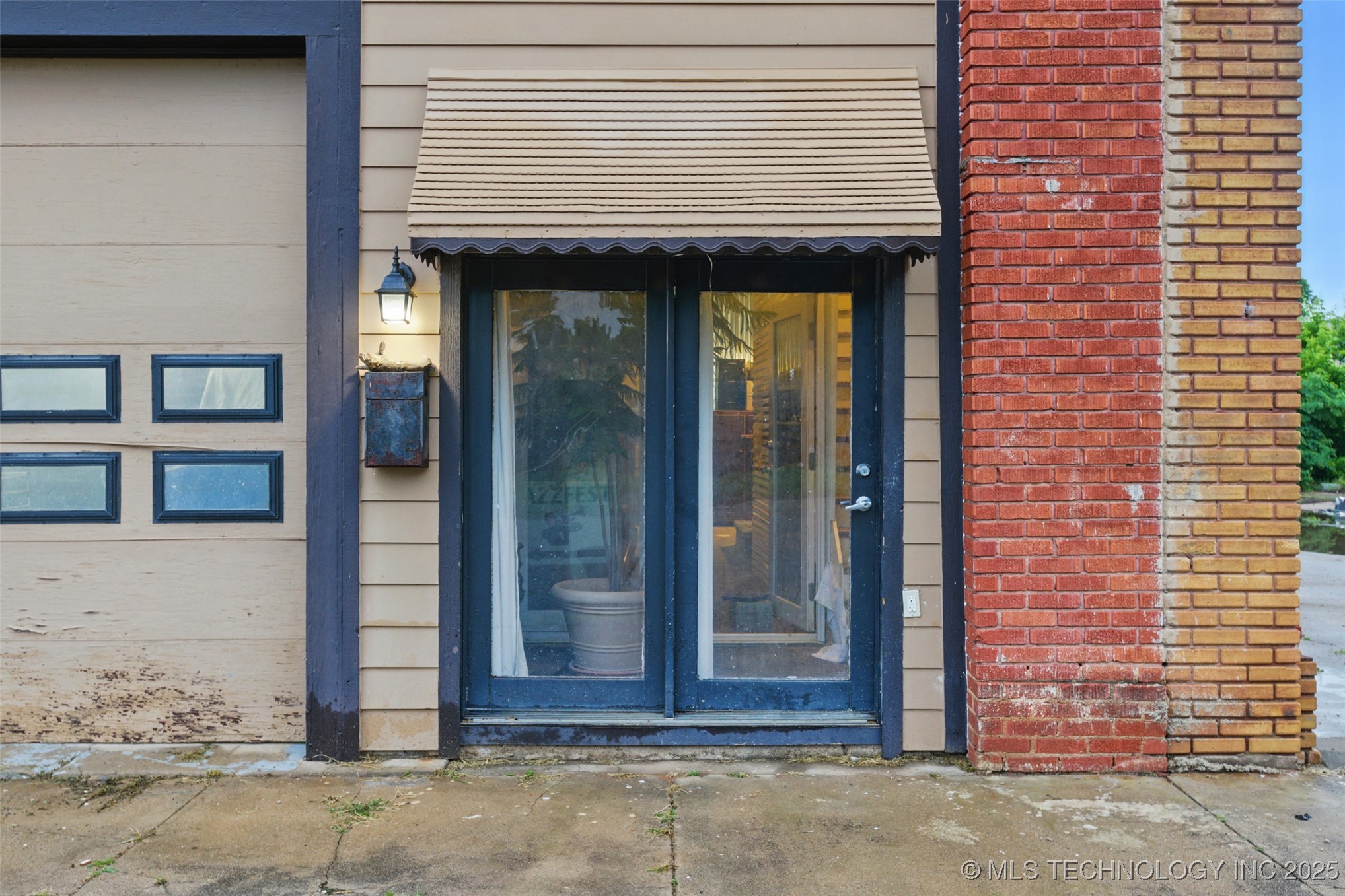 111 E Broadway Avenue Property Photo 8