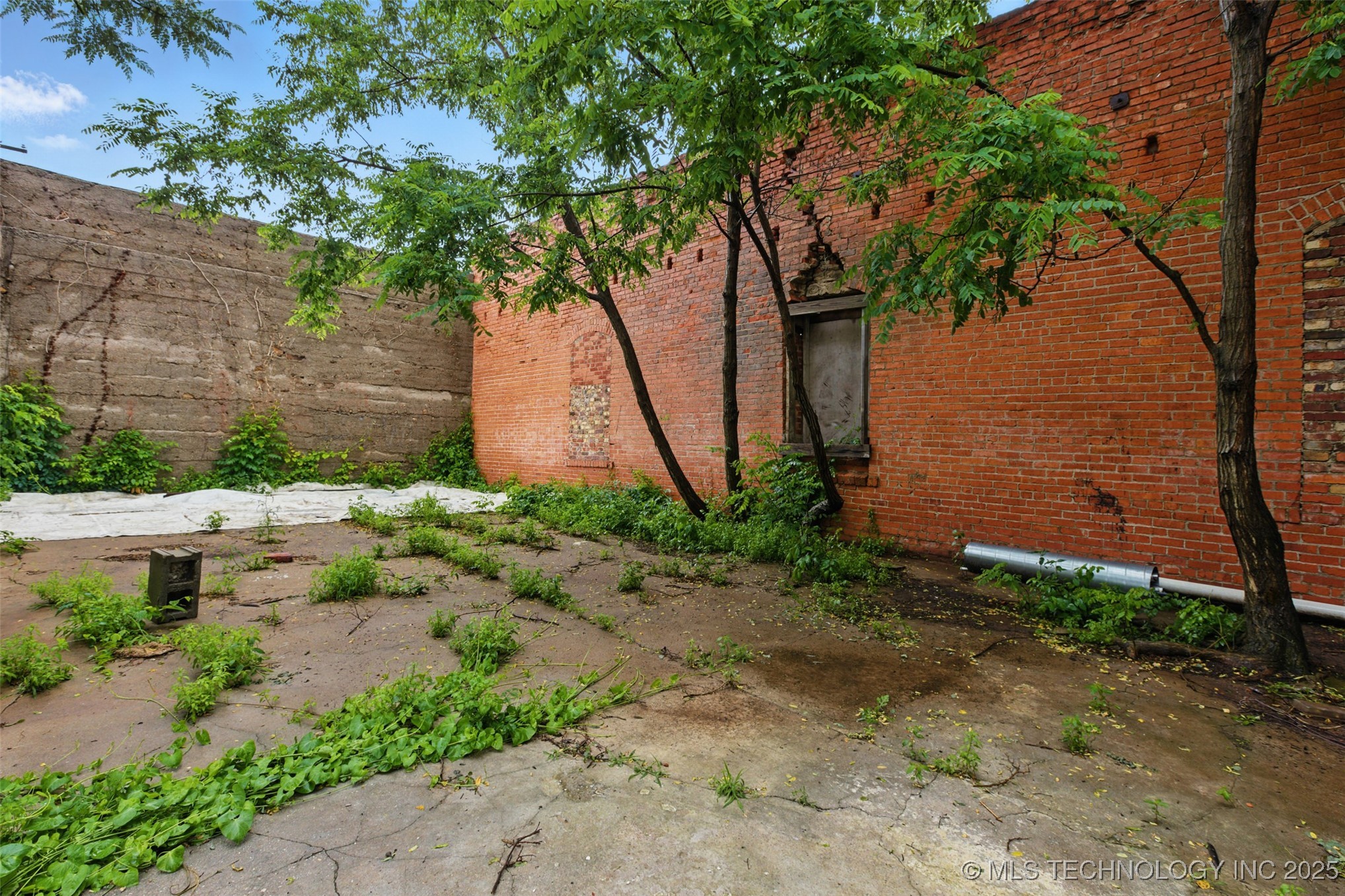 111 E Broadway Avenue Property Photo 34