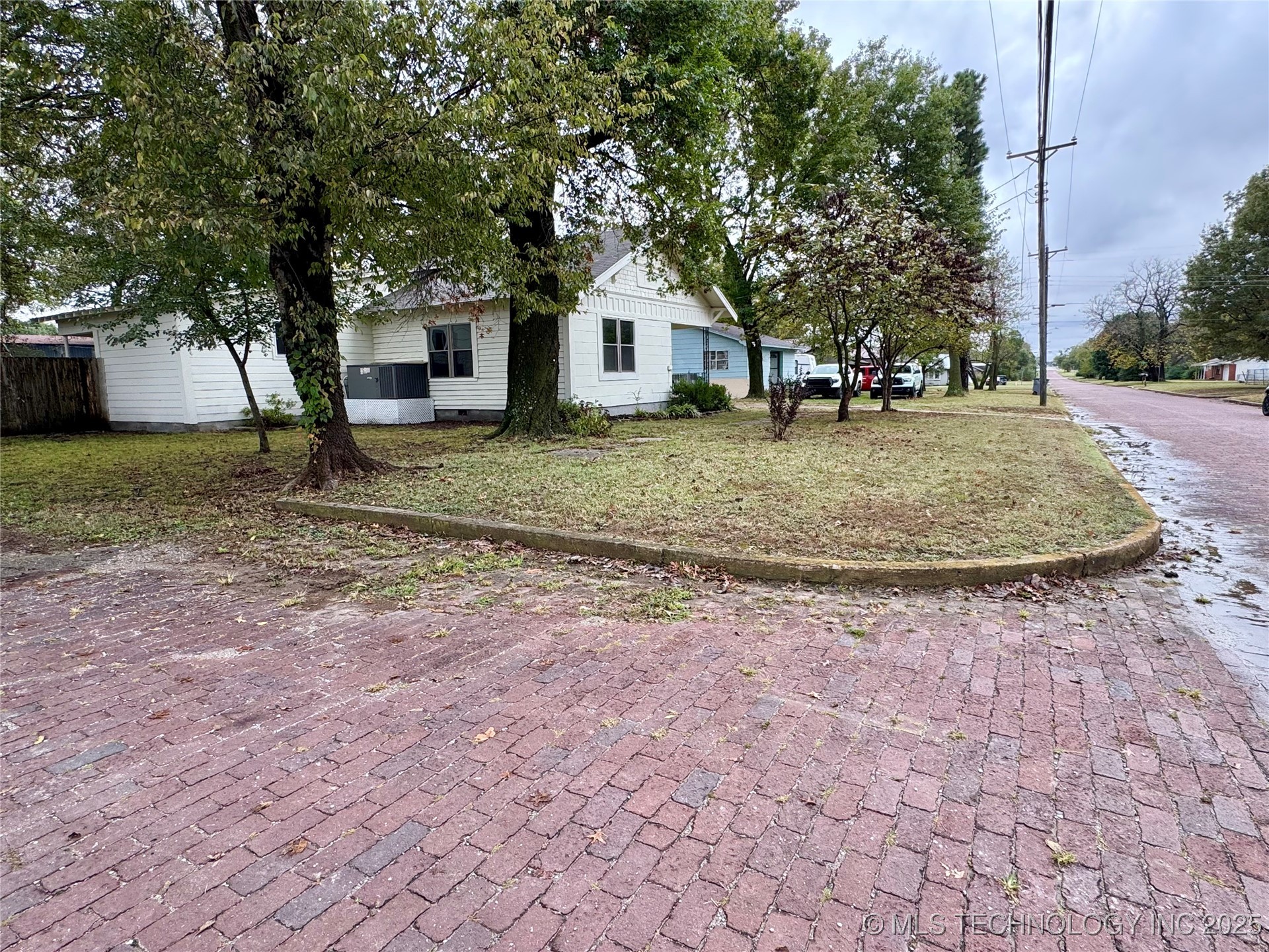 820 N Broadway Avenue Property Photo 5