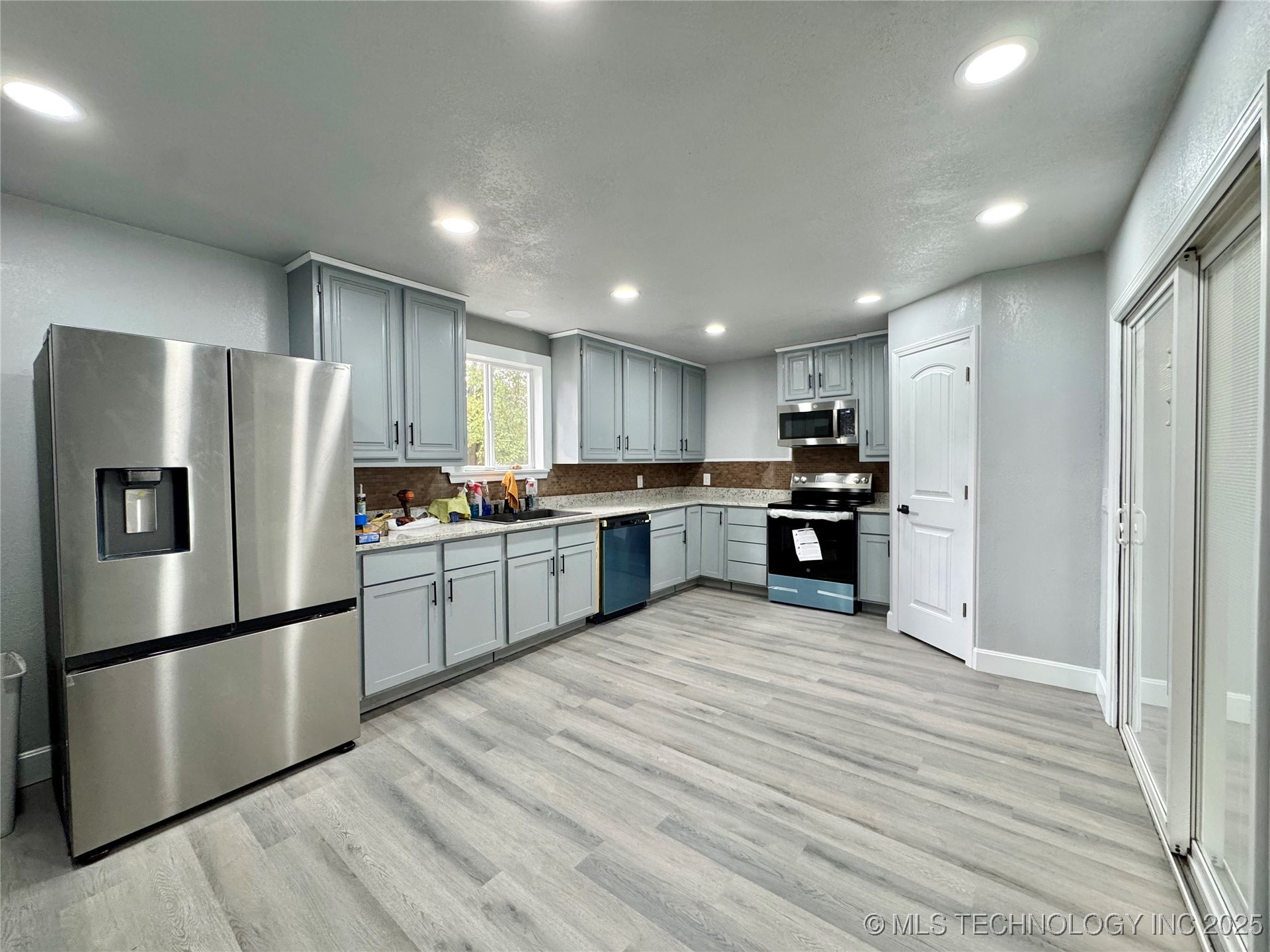 820 N Broadway Avenue Property Photo 6