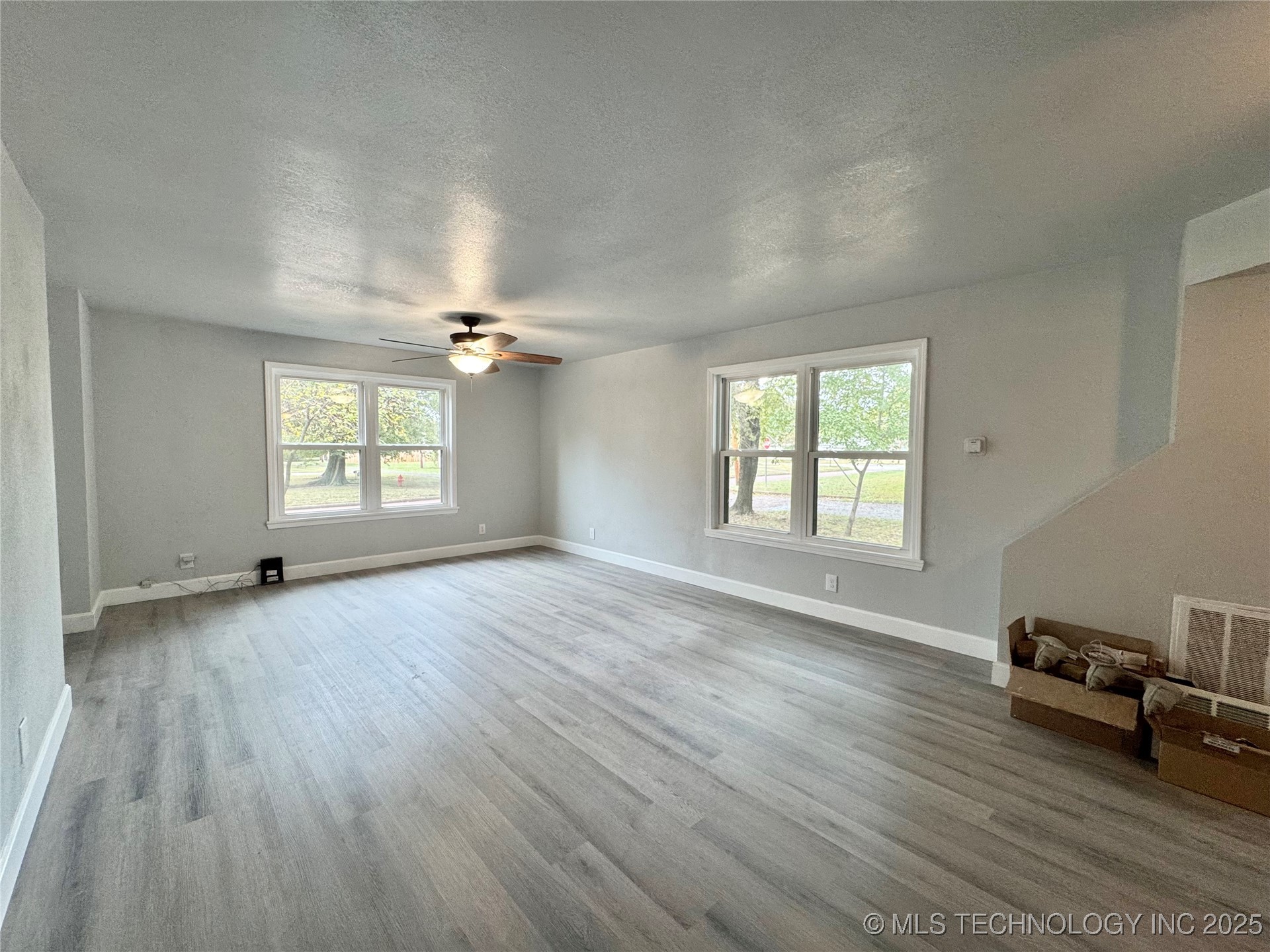 820 N Broadway Avenue Property Photo 7