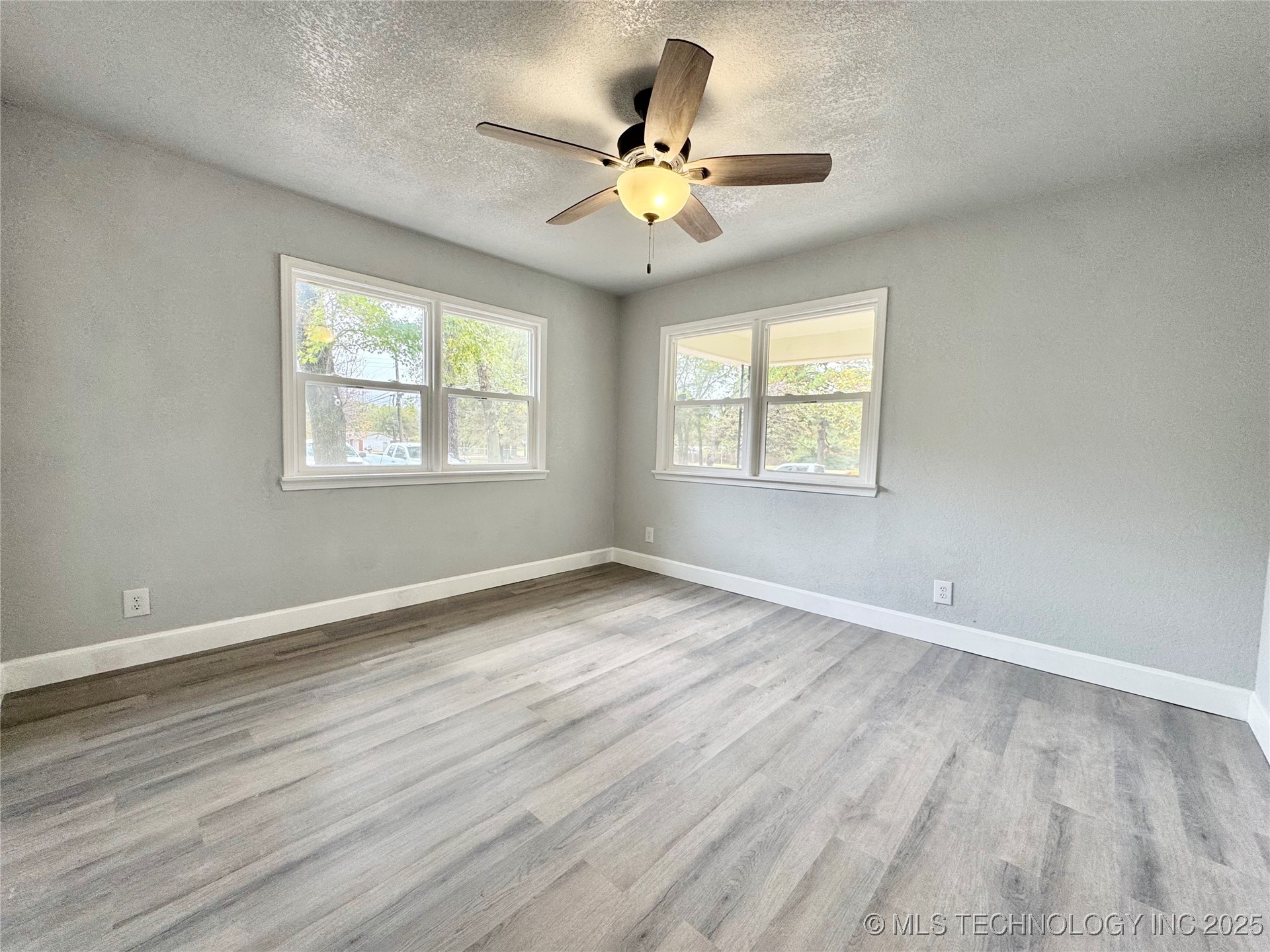 820 N Broadway Avenue Property Photo 8