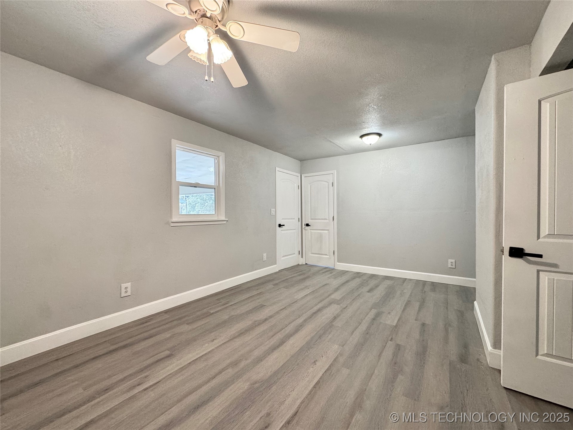 820 N Broadway Avenue Property Photo 10