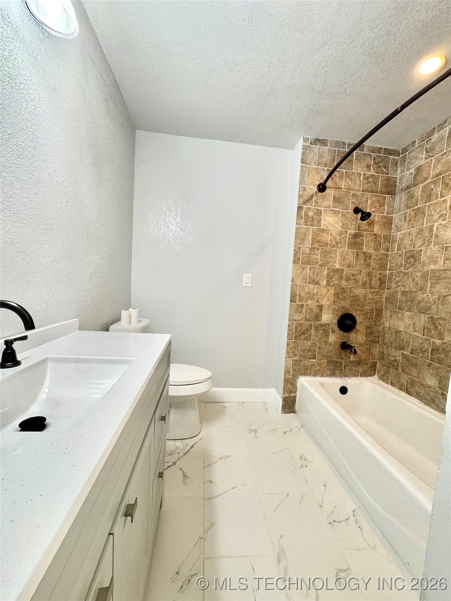 820 N Broadway Avenue Property Photo 11