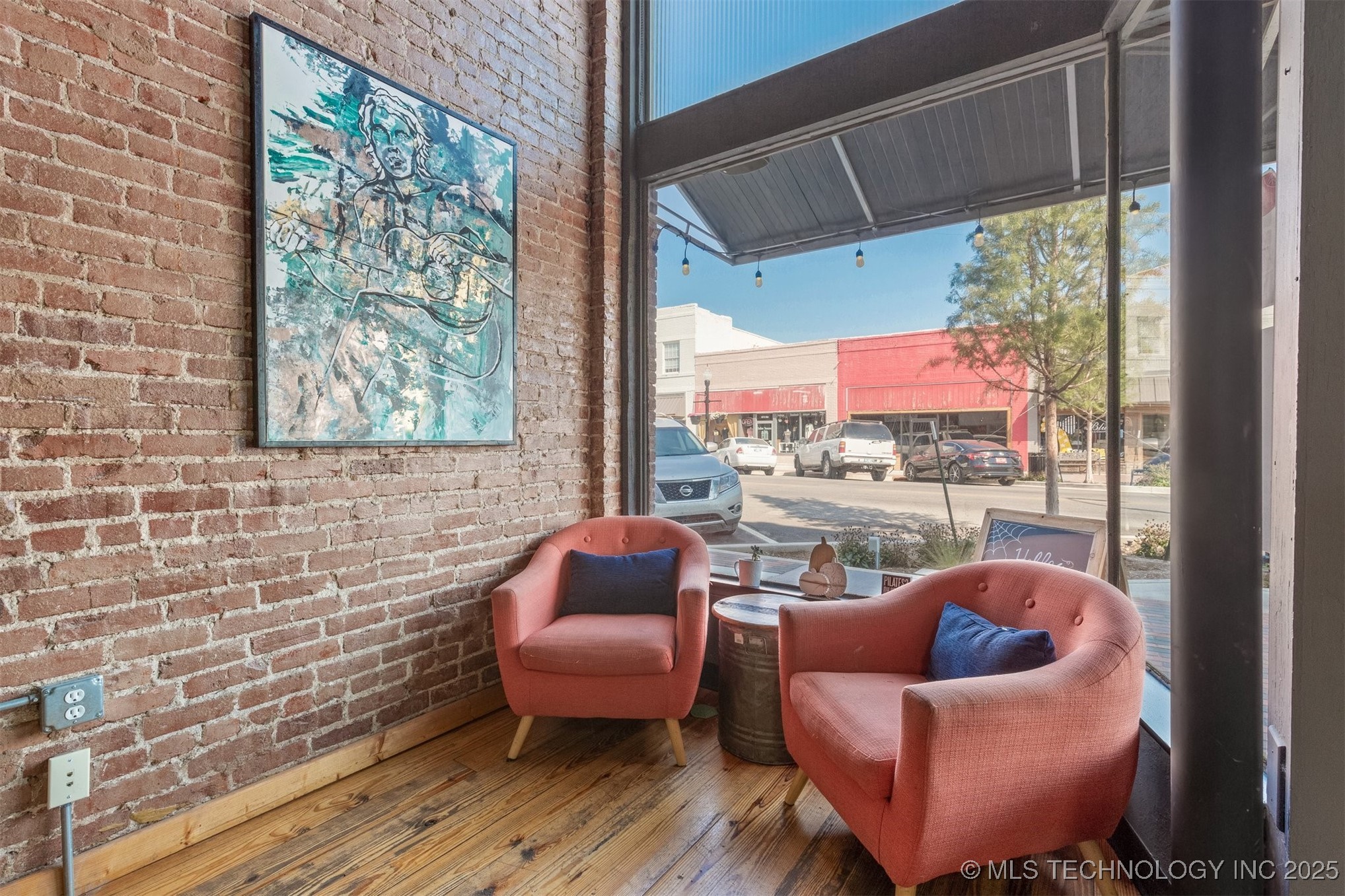 118 N Main Street Property Photo 8