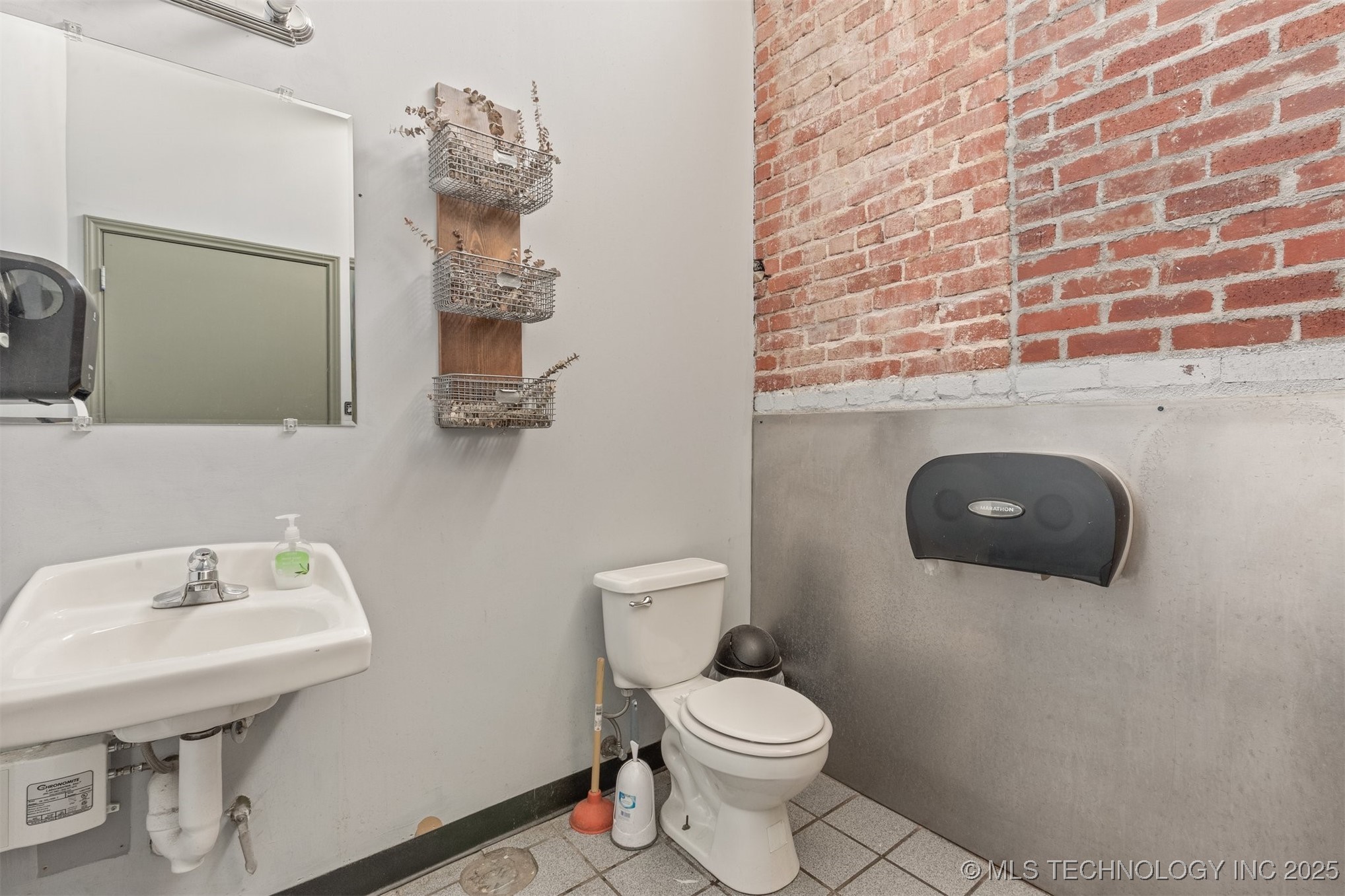 118 N Main Street Property Photo 15