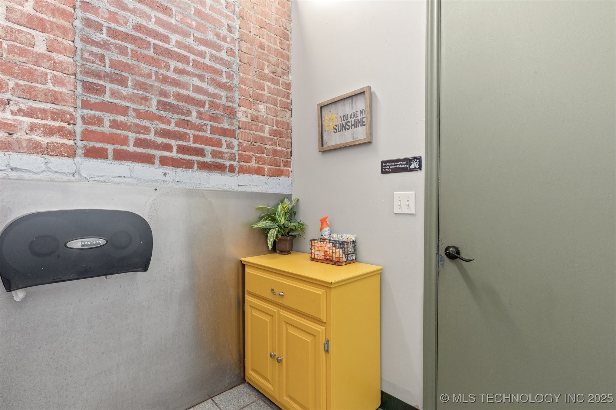 118 N Main Street Property Photo 16