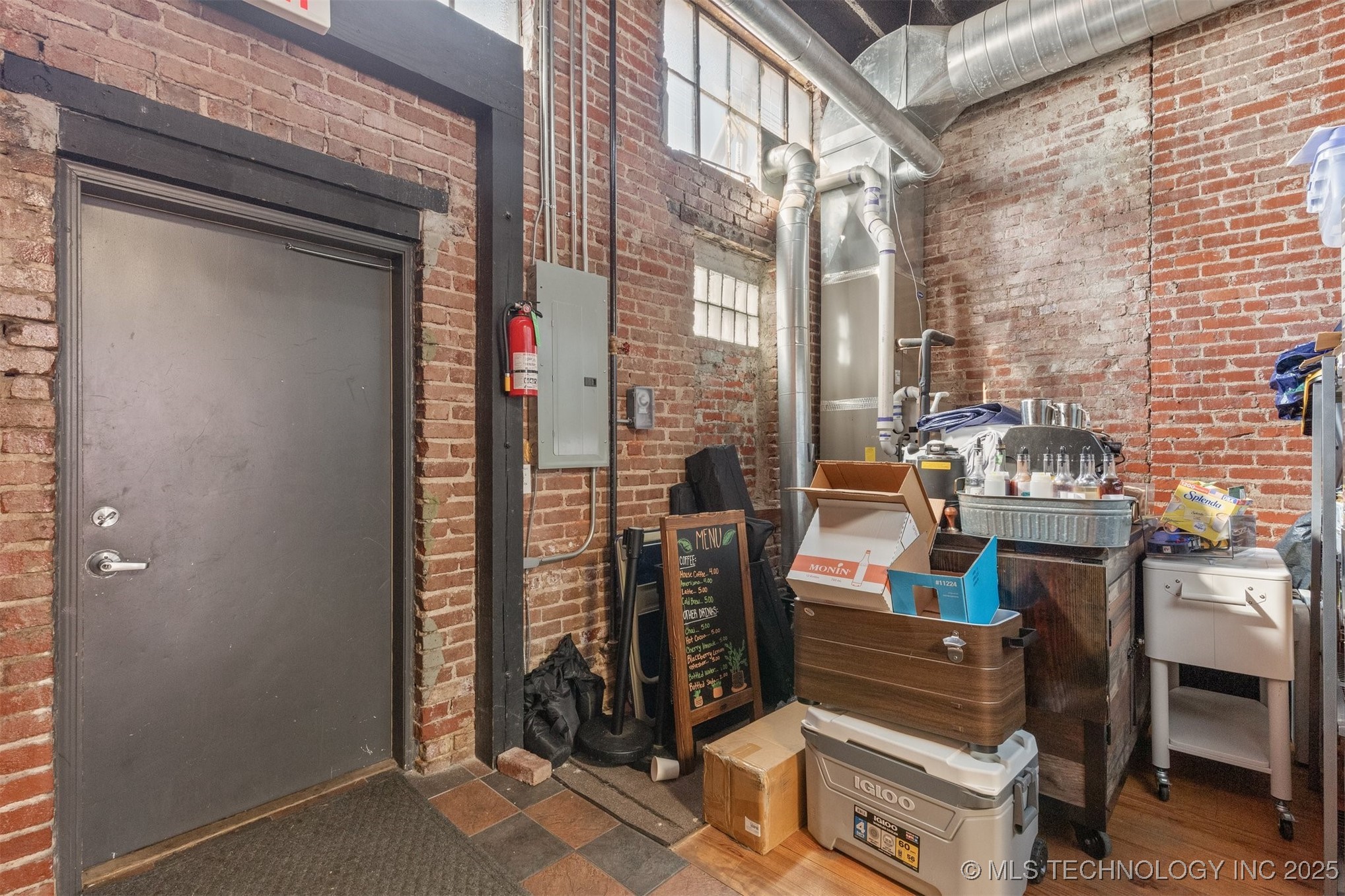 118 N Main Street Property Photo 17