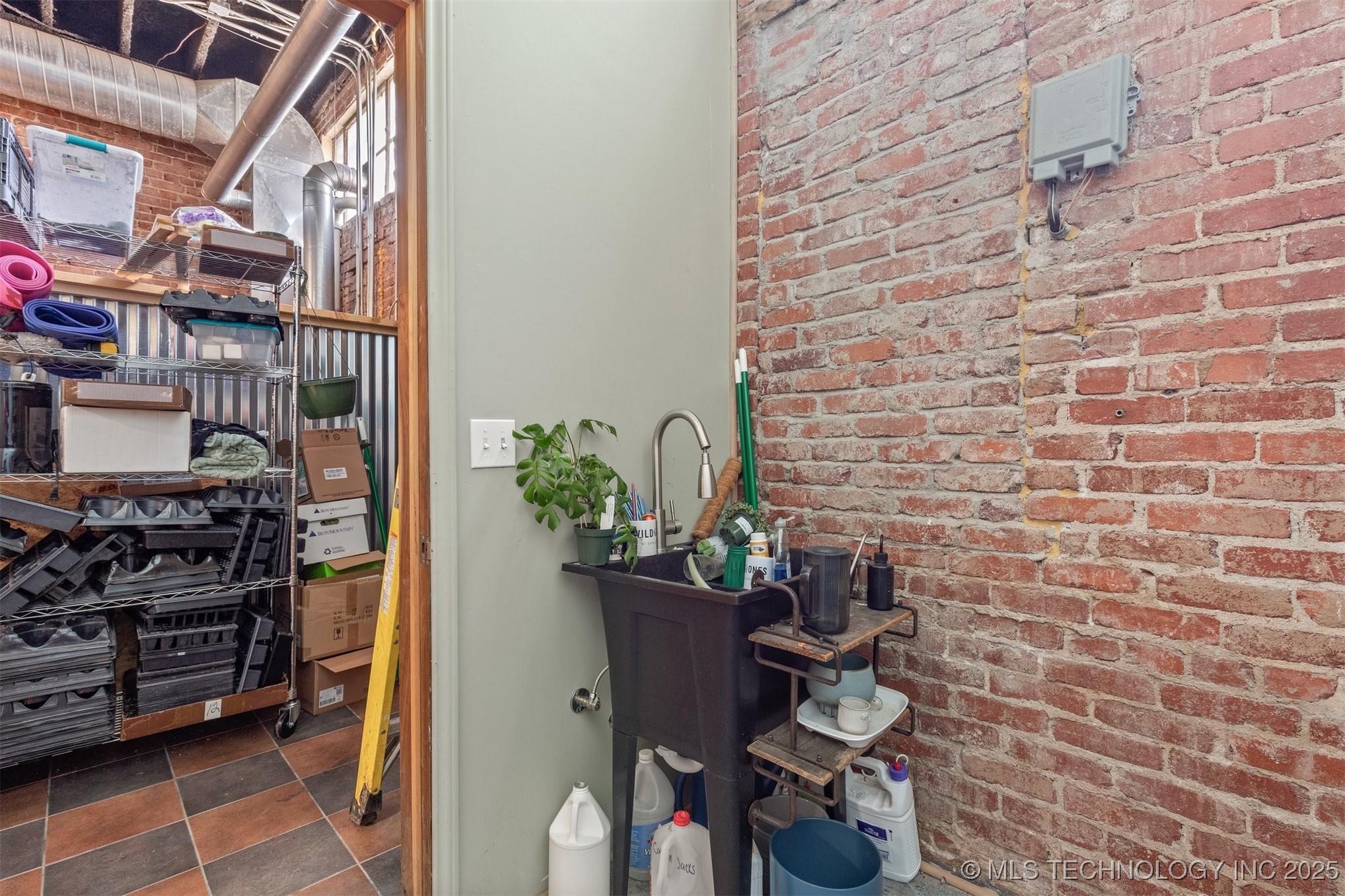 118 N Main Street Property Photo 31