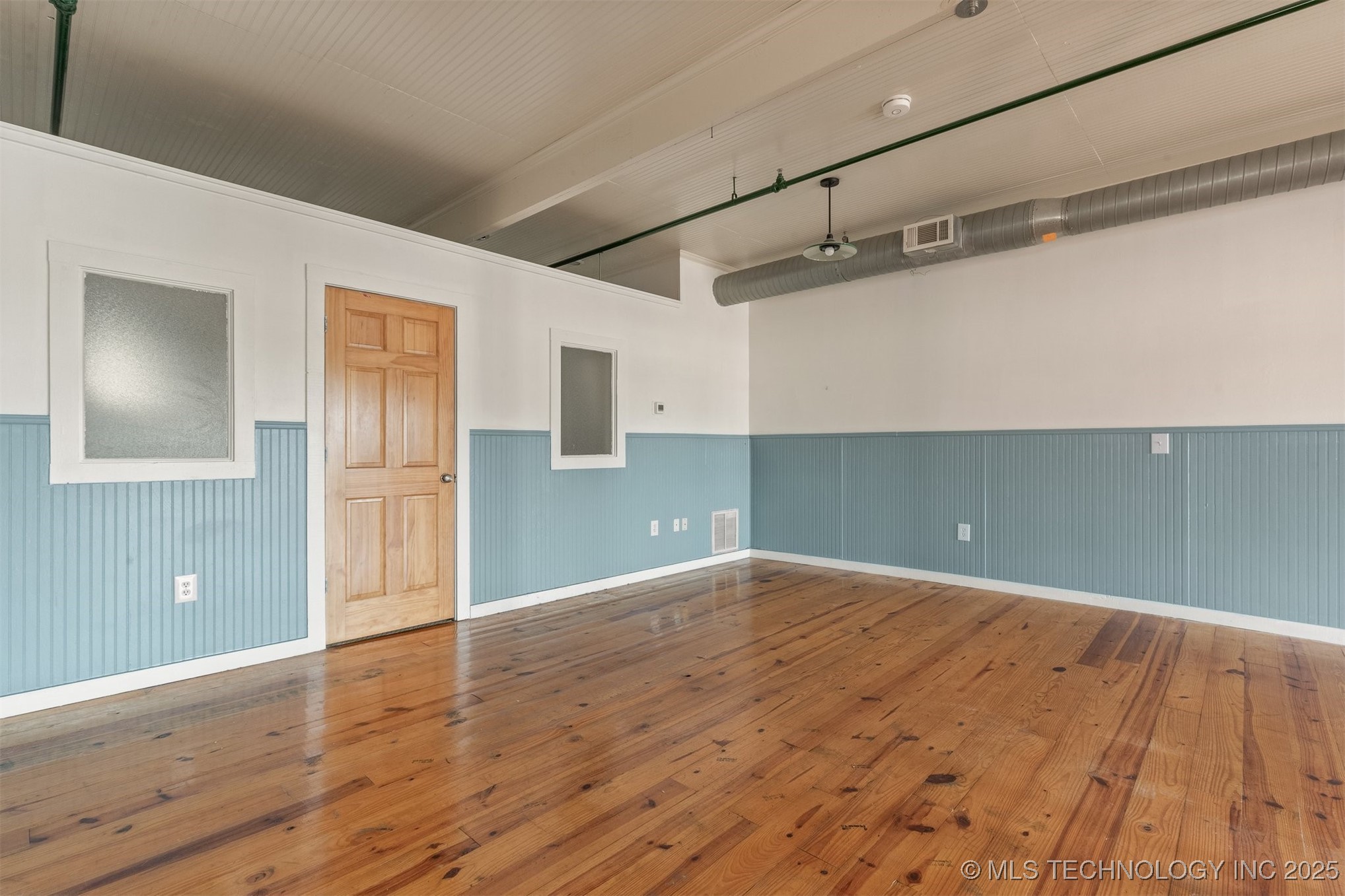 118 N Main Street Property Photo 41