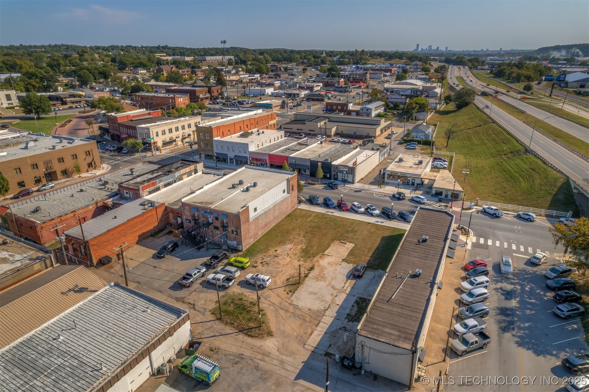 118 N Main Street Property Photo 87