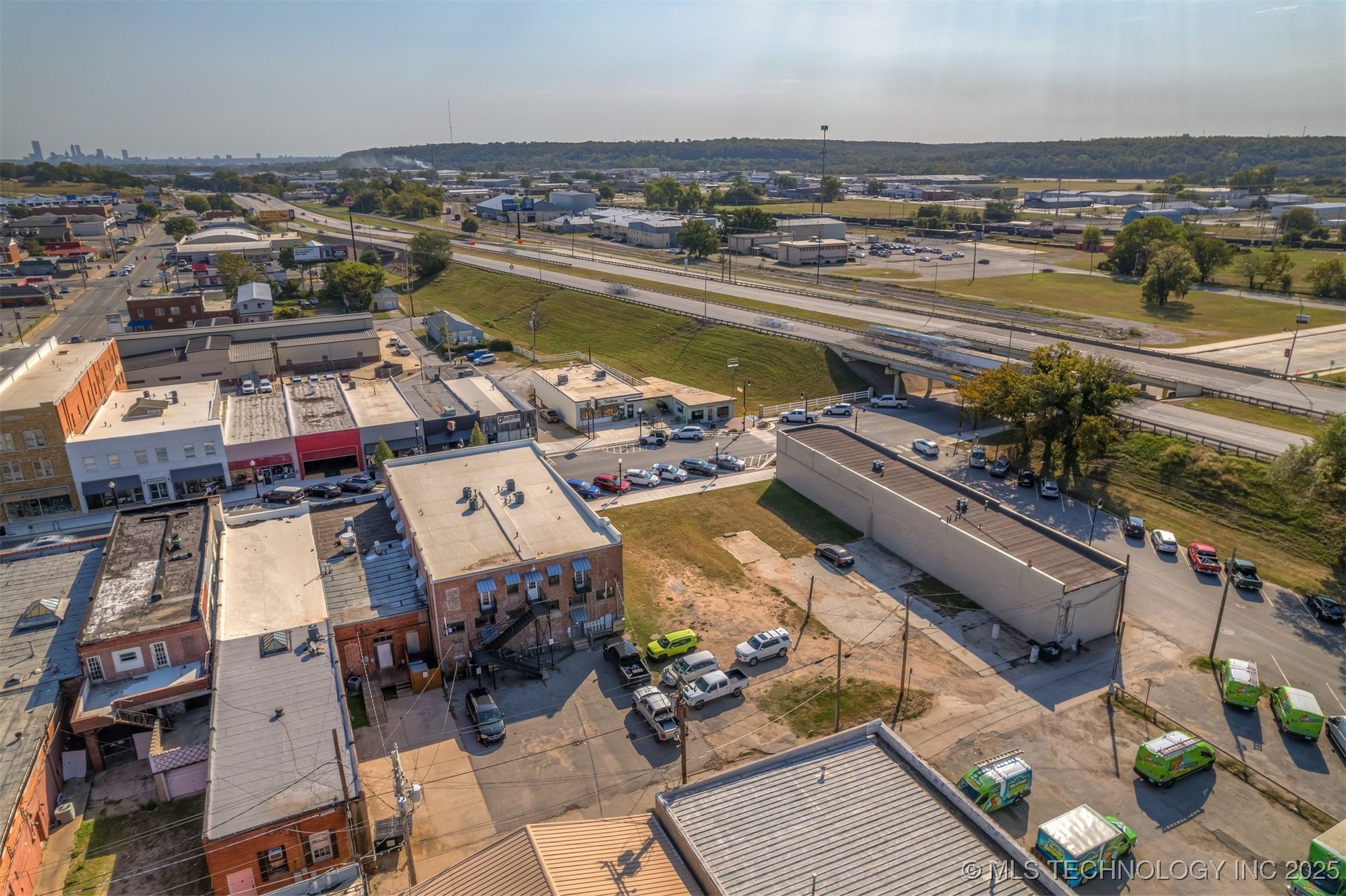 118 N Main Street Property Photo 89