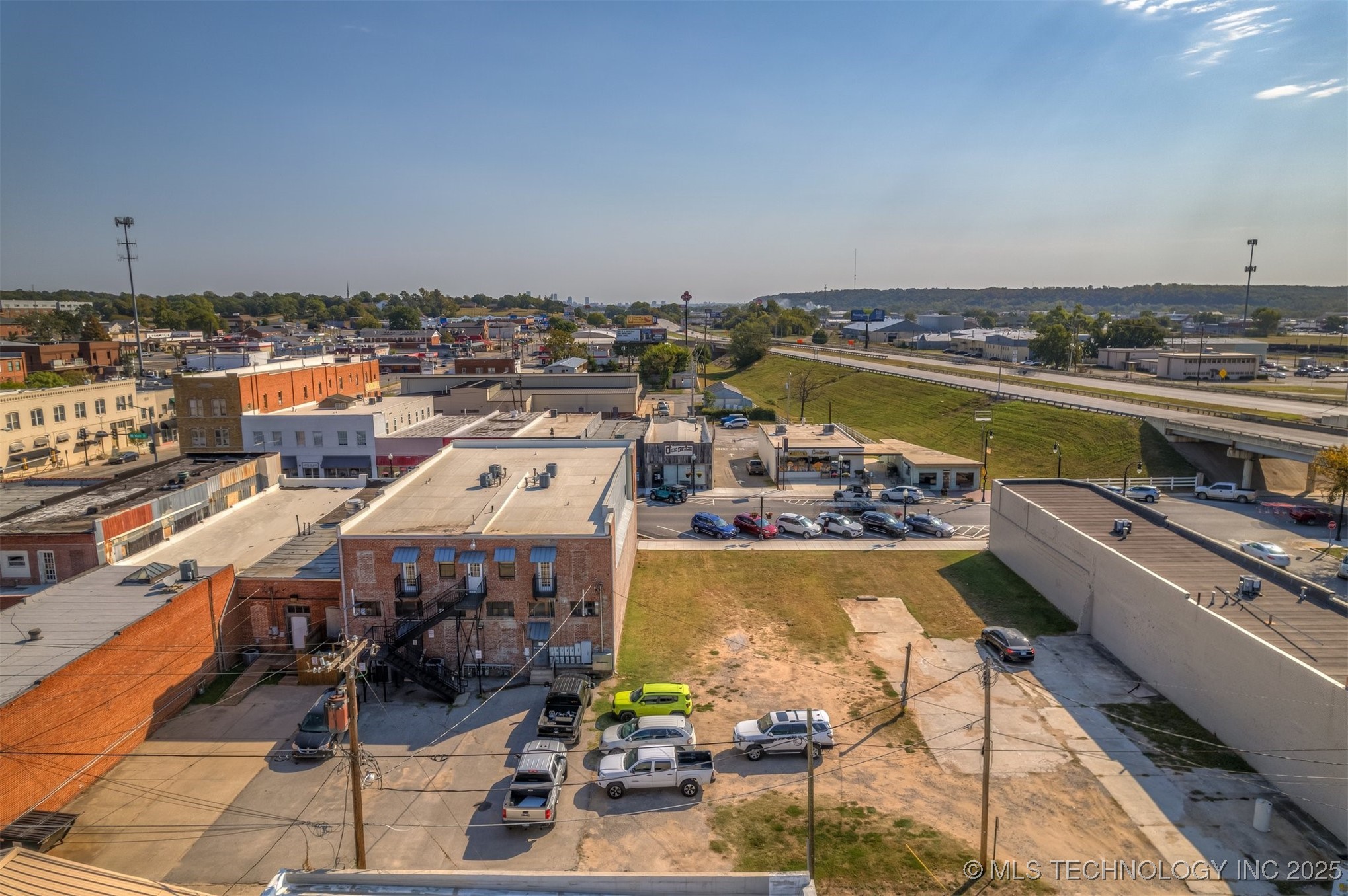 118 N Main Street Property Photo 91