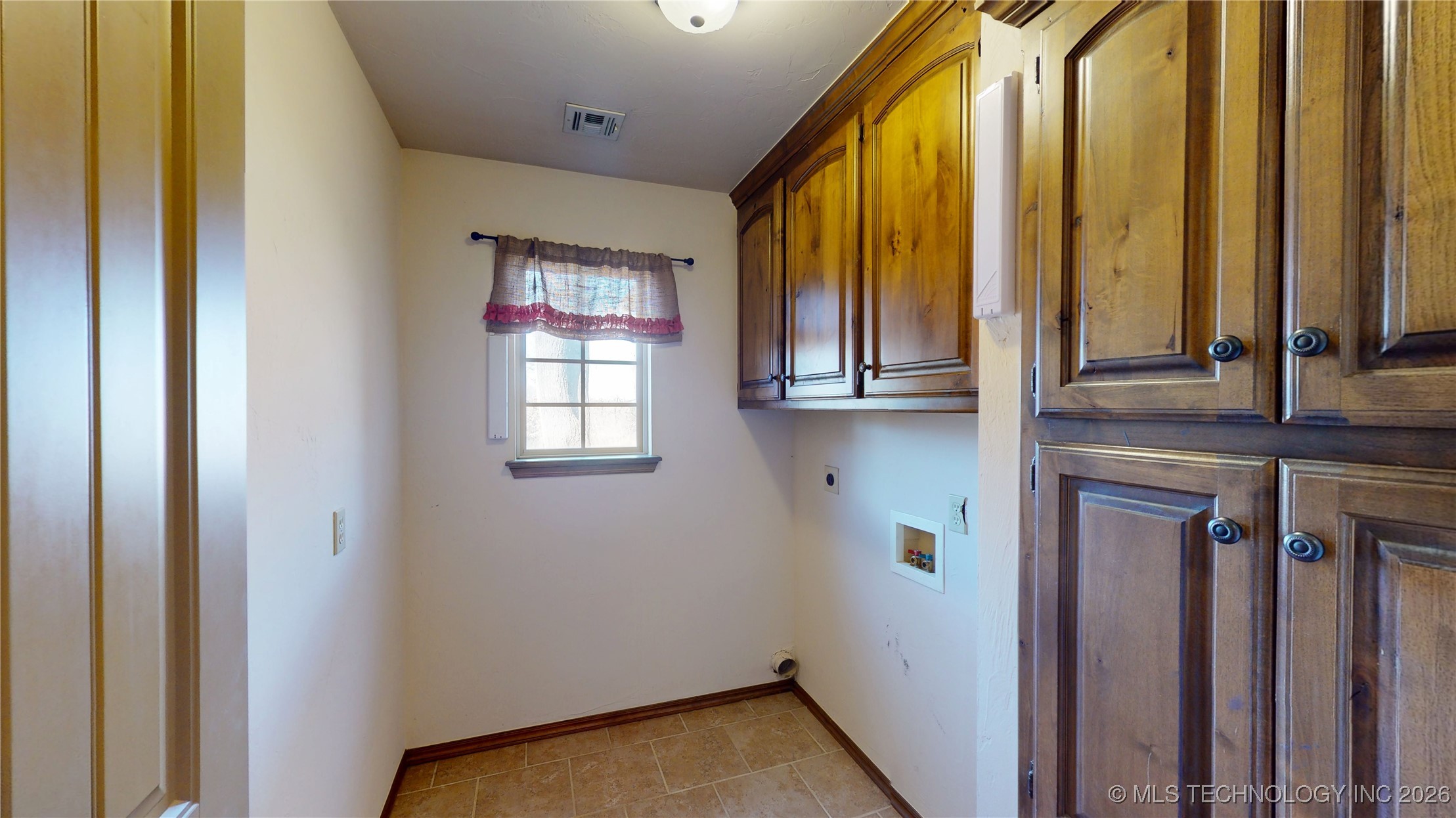 14051 County Road 1572 Property Photo 7