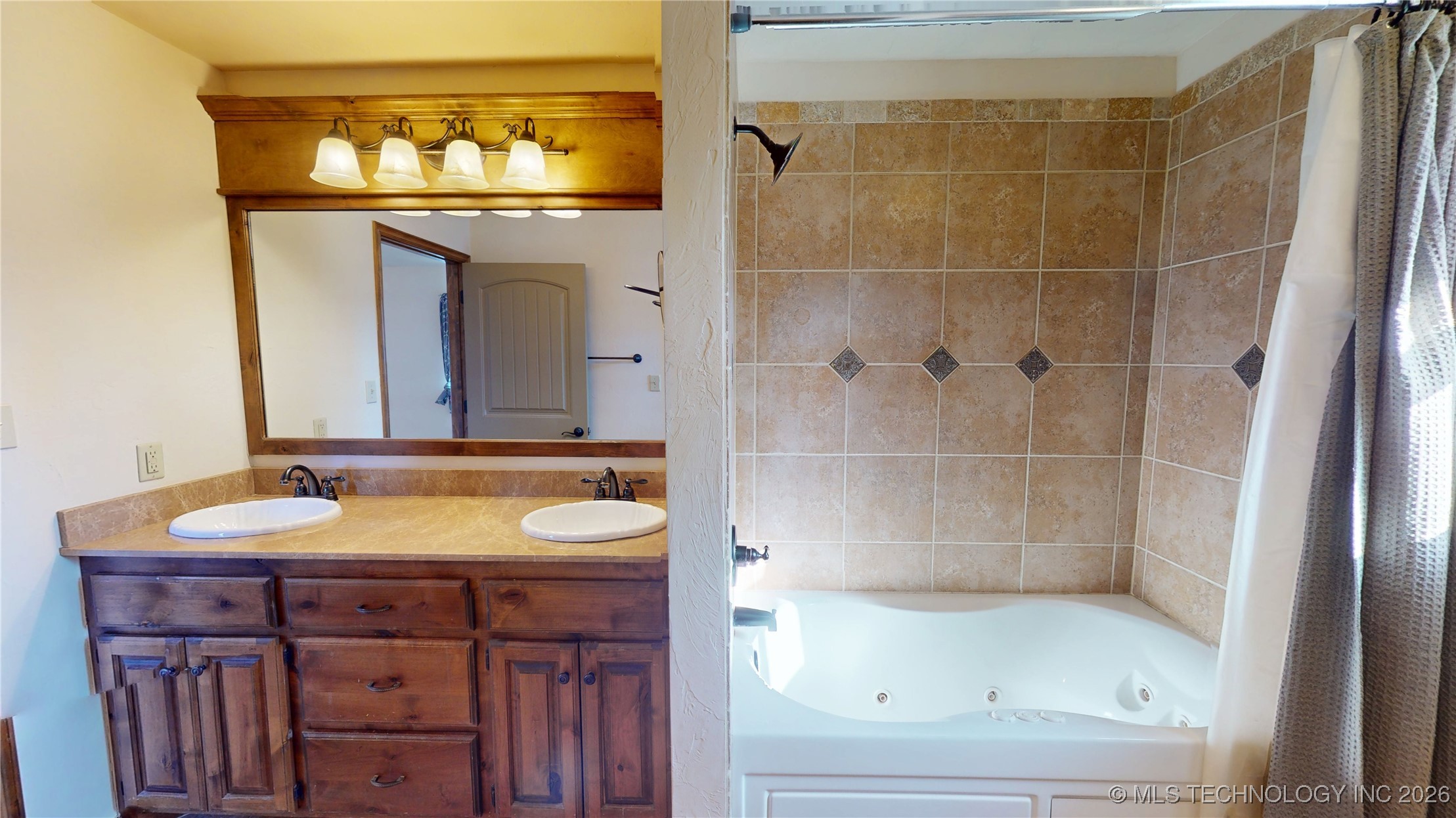 14051 County Road 1572 Property Photo 27