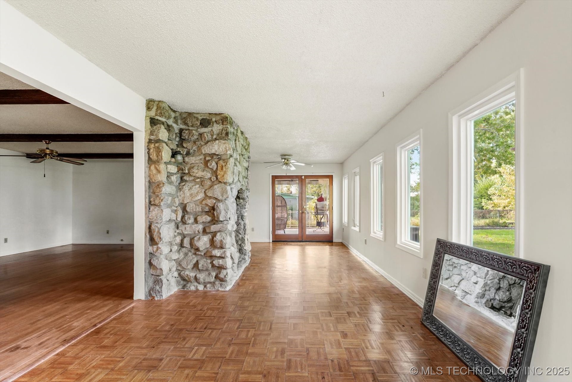 409 E 19th Street Property Photo 11