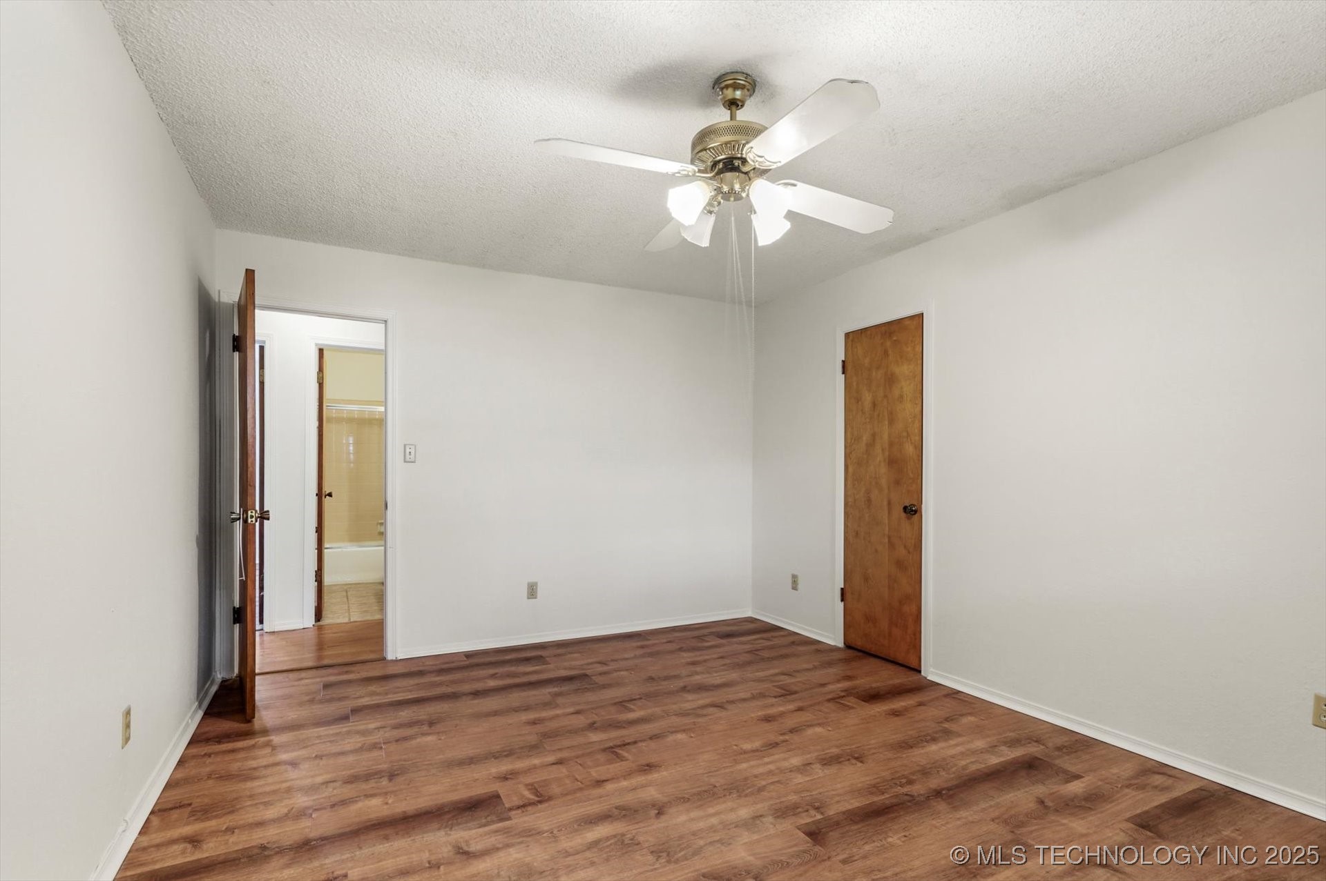 409 E 19th Street Property Photo 15