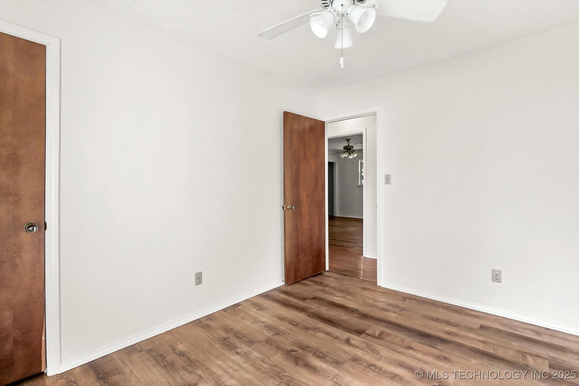 409 E 19th Street Property Photo 19