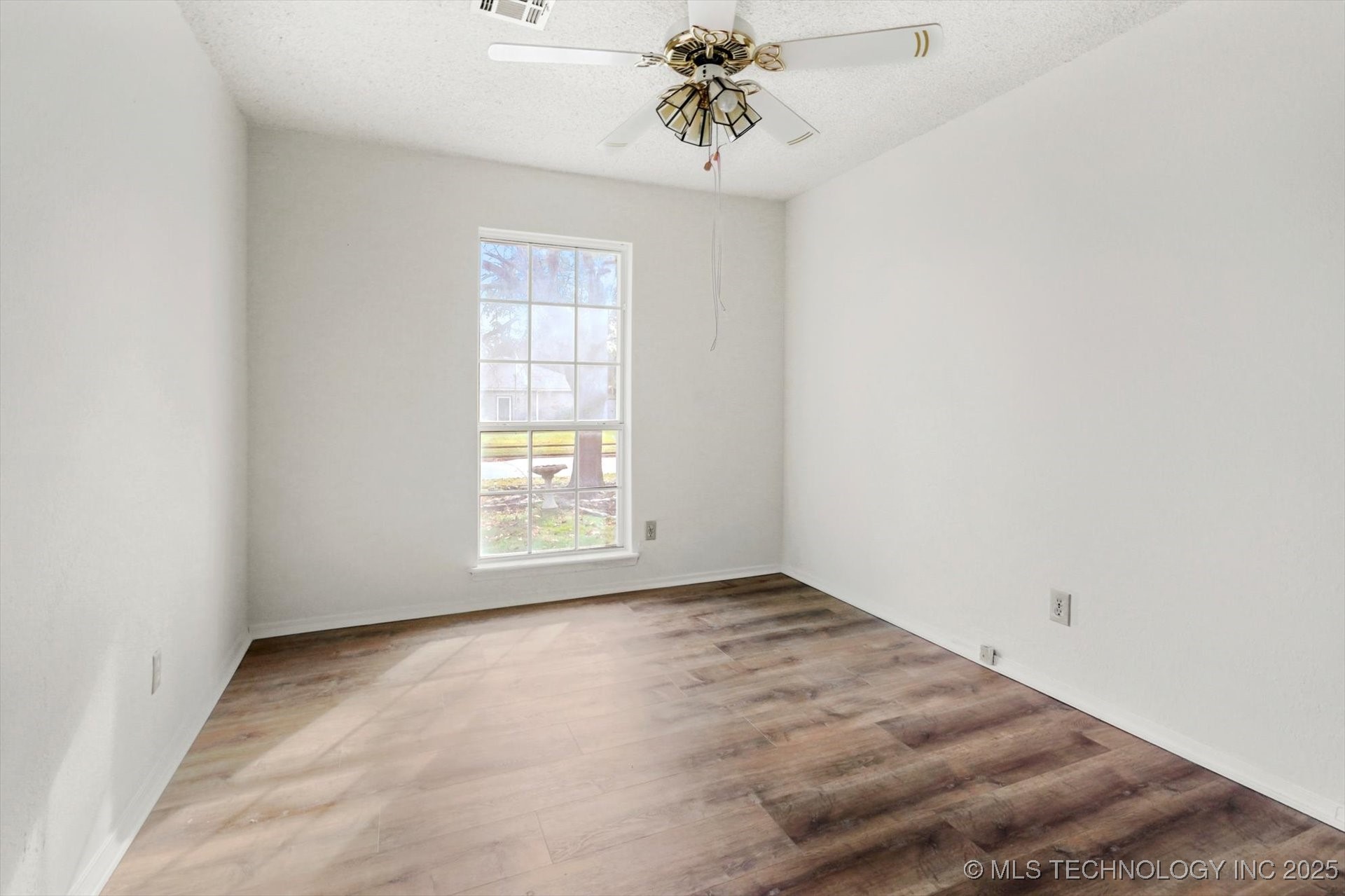 409 E 19th Street Property Photo 21